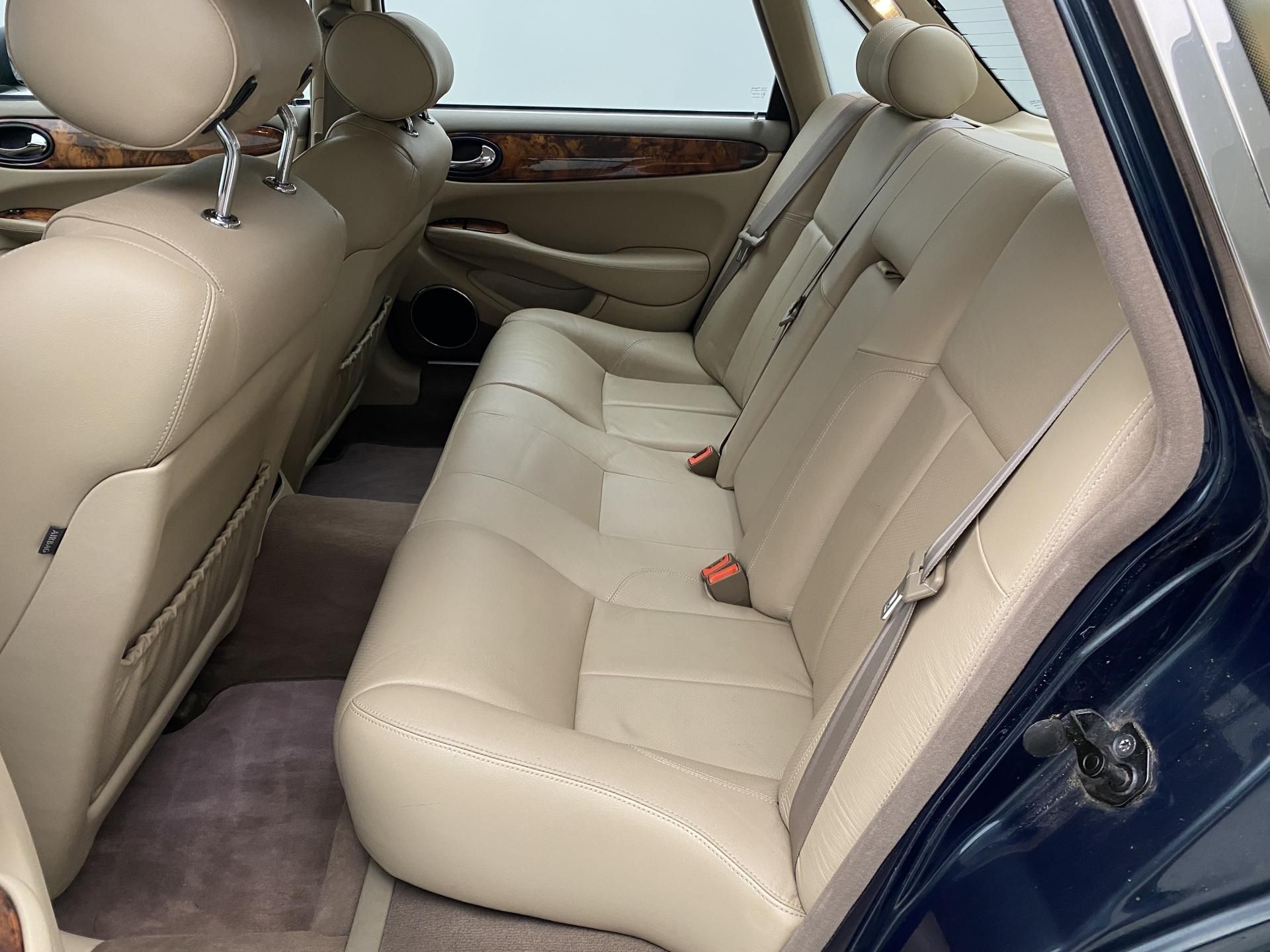 Jaguar XJ, V8 4.0 SOVEREIGN AUT - fotka 5