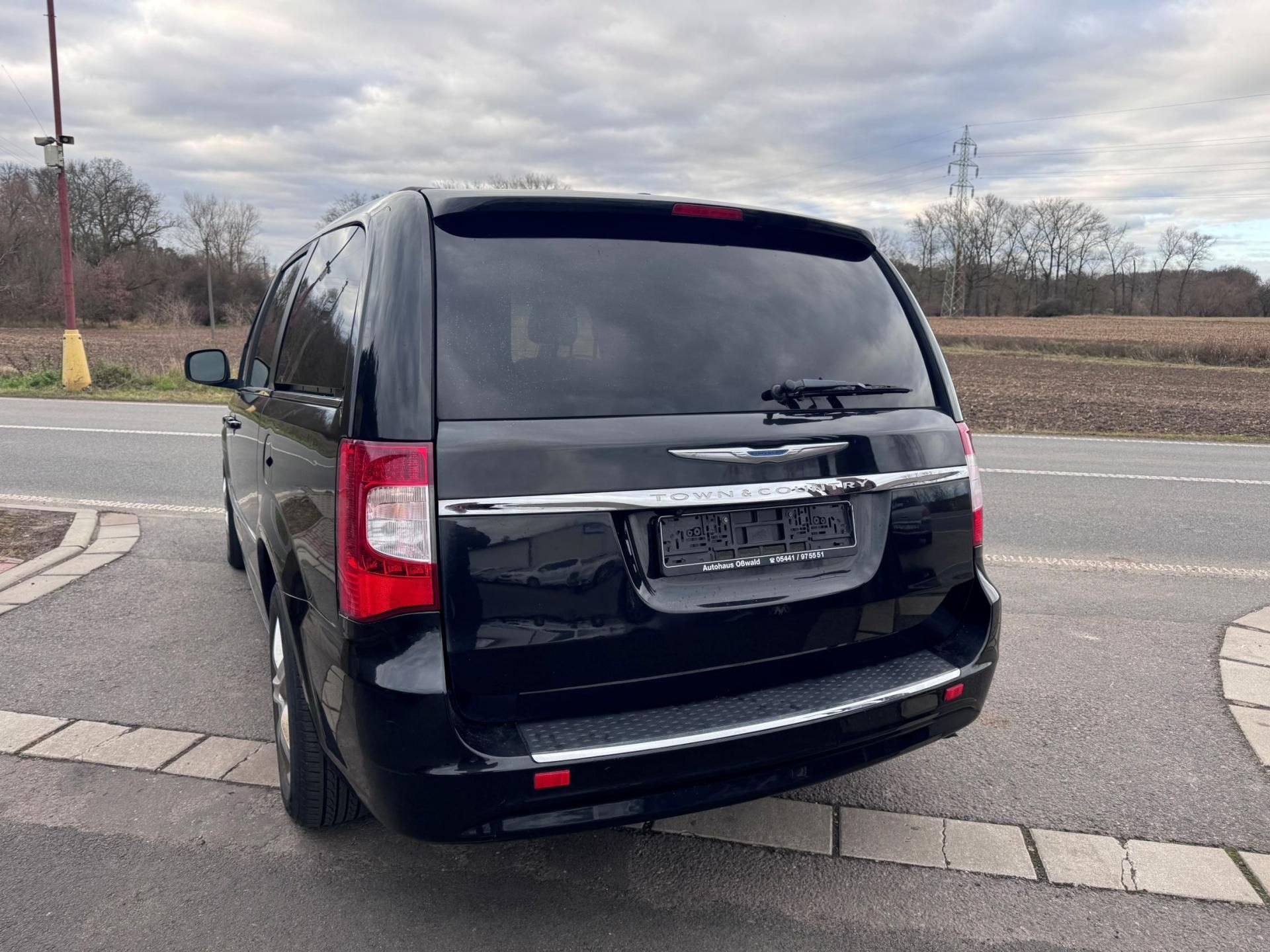 Chrysler Town & Country, 3,6 RT Penta DVD 2014 - fotka 5
