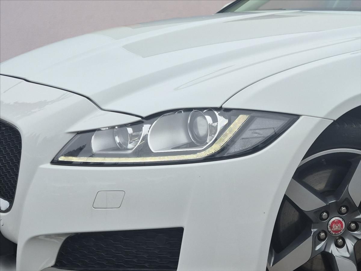 Jaguar XF, 3,0 30d R-SPORT - fotka 5
