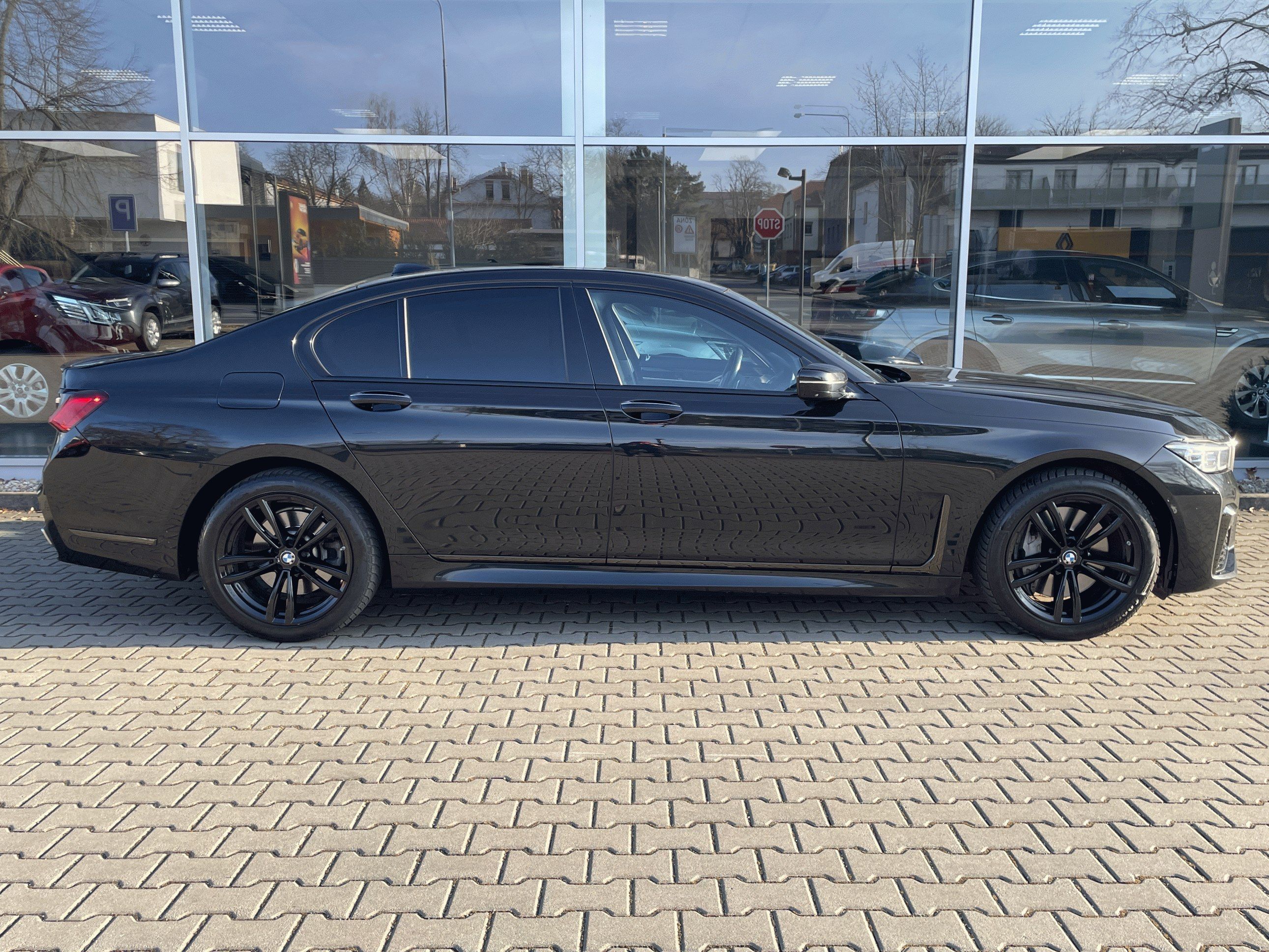 BMW Řada 7, 740d xDrive 250 kW - fotka 3