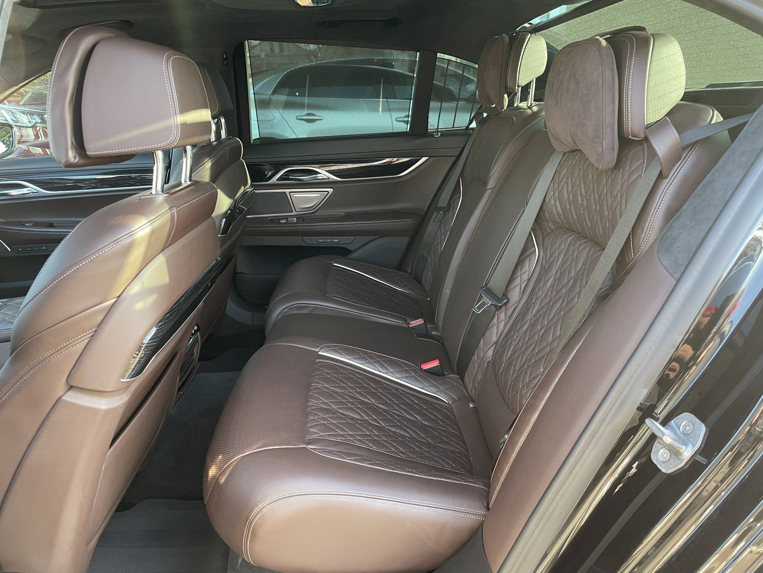 BMW Řada 7, 740d xDrive 250 kW - fotka 6