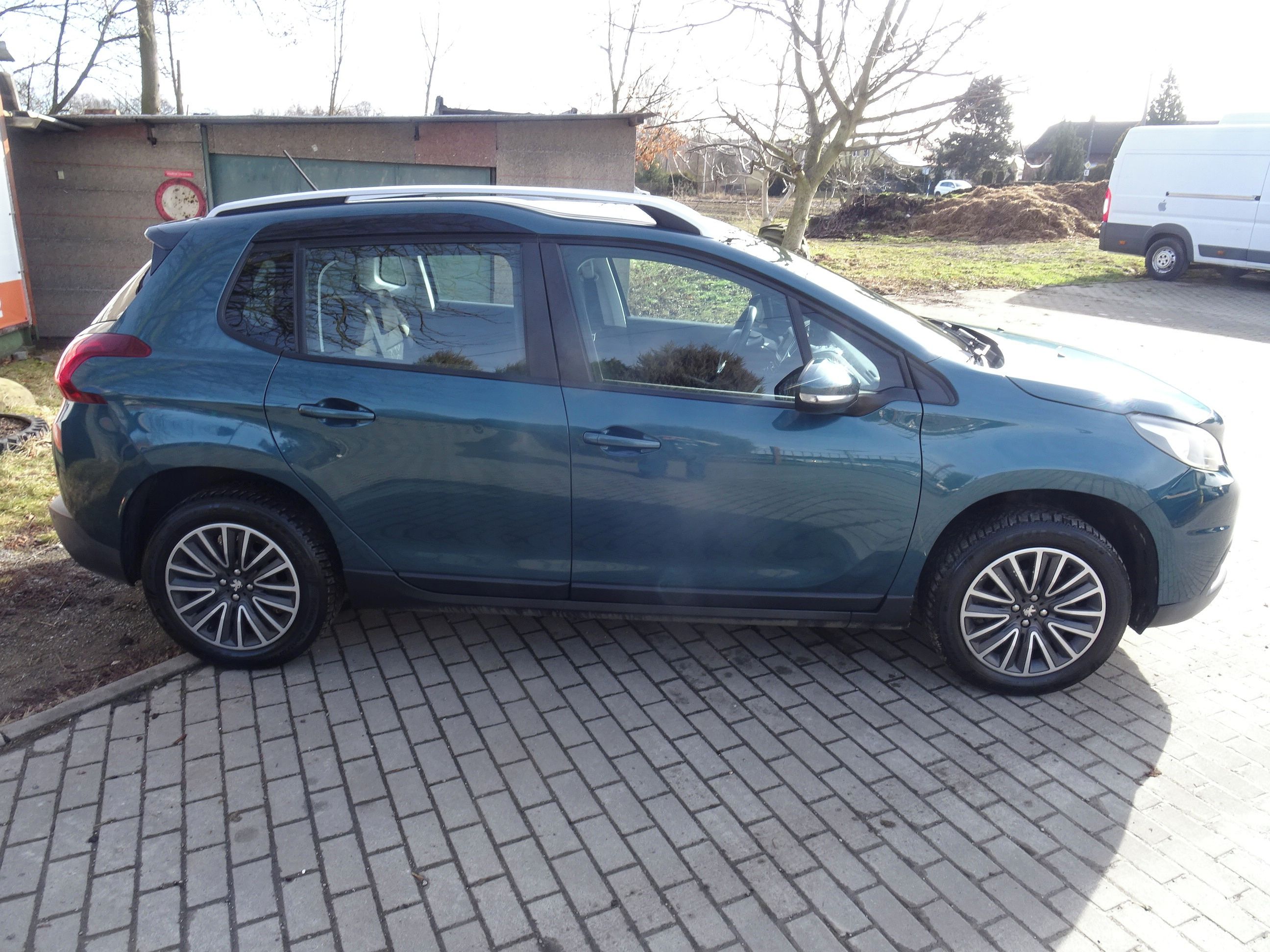 Peugeot 2008, 1.6 HDI 2.MAJITEL - fotka 3