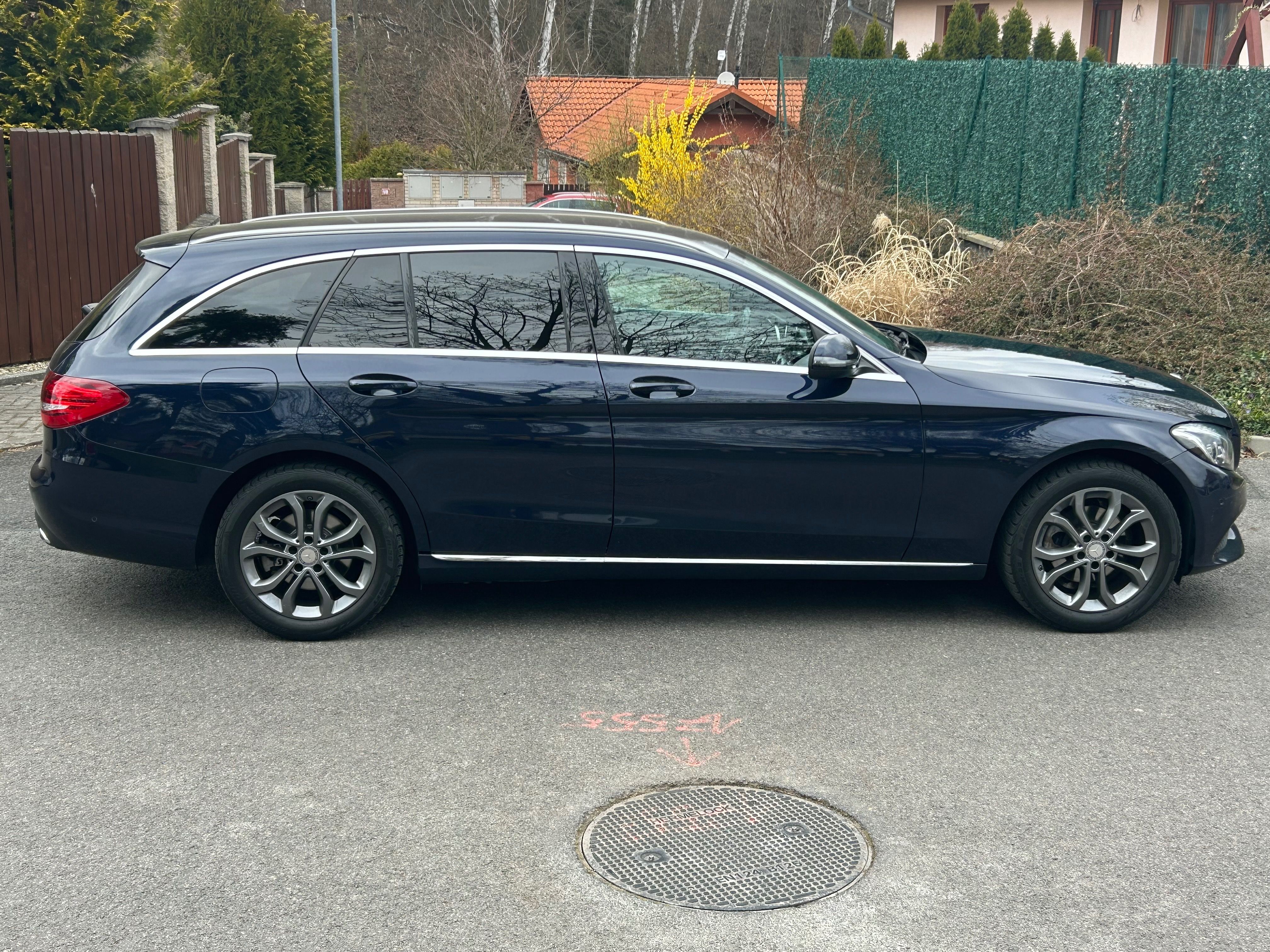 Mercedes-Benz Třídy C - fotka 6