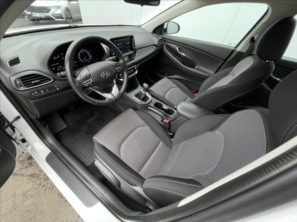 Hyundai i30, 1,5 CVVT Comfort PDC+AC - fotka 5