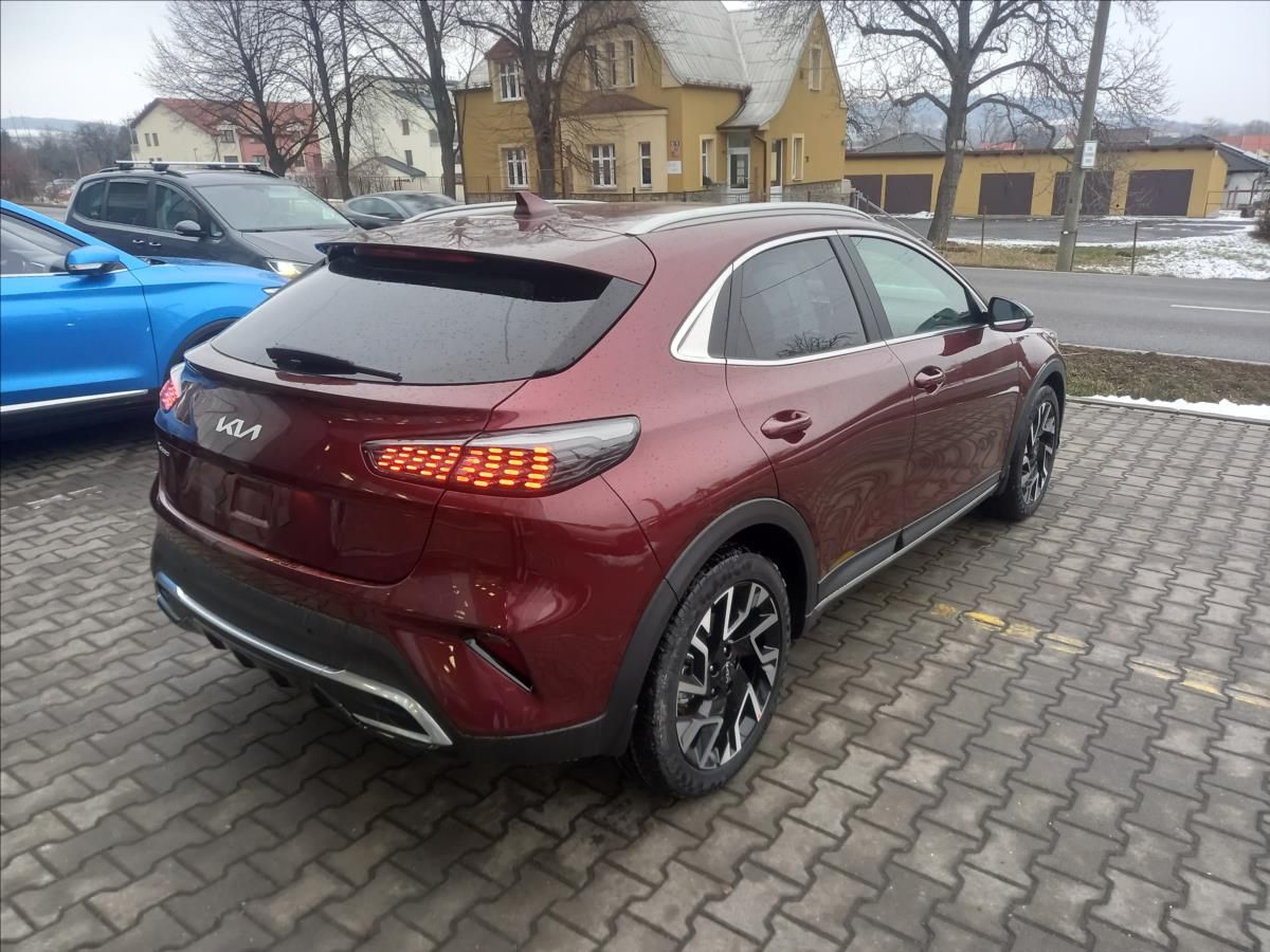 Kia XCee´d, 1,6 T-GDi 7DCT STEEL EDITION - fotka 5