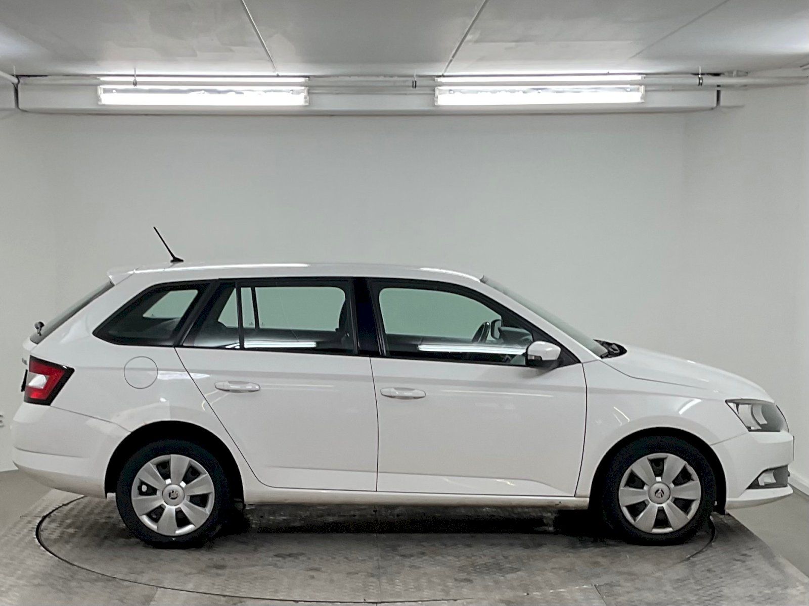 Škoda Fabia, 1.4 TDI 66kW Ambition Combi - fotka 6