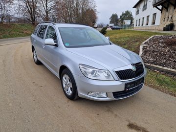 2  1,6 TDI 77 KW, digi klima