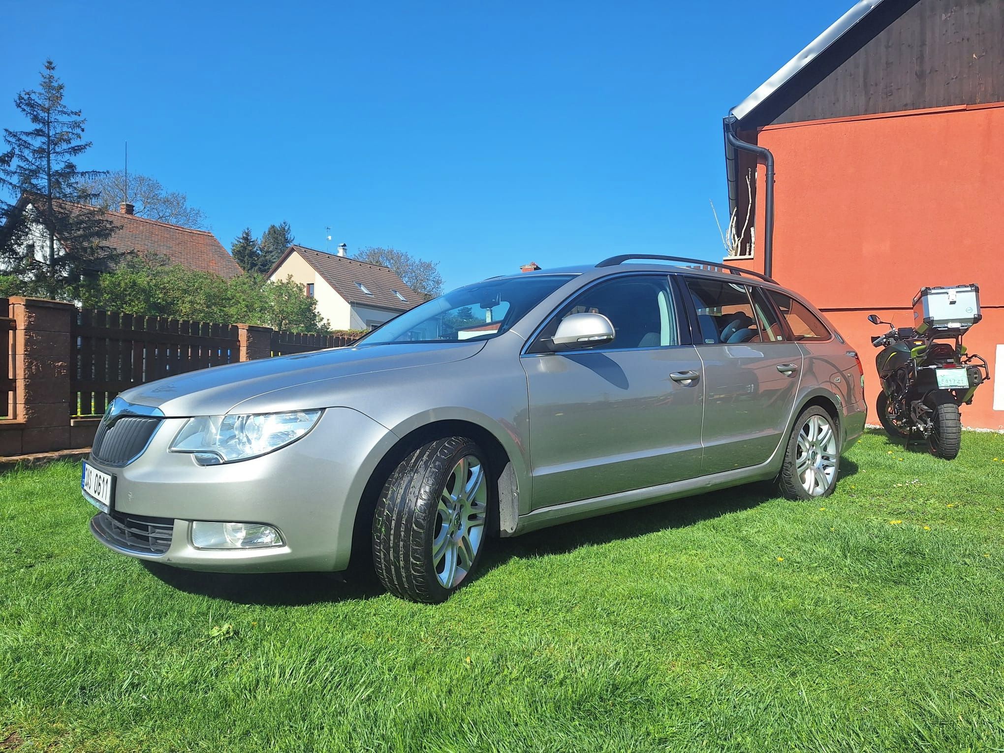 Škoda Superb, Superb 2, 2.0 TDI kombi - fotka 2