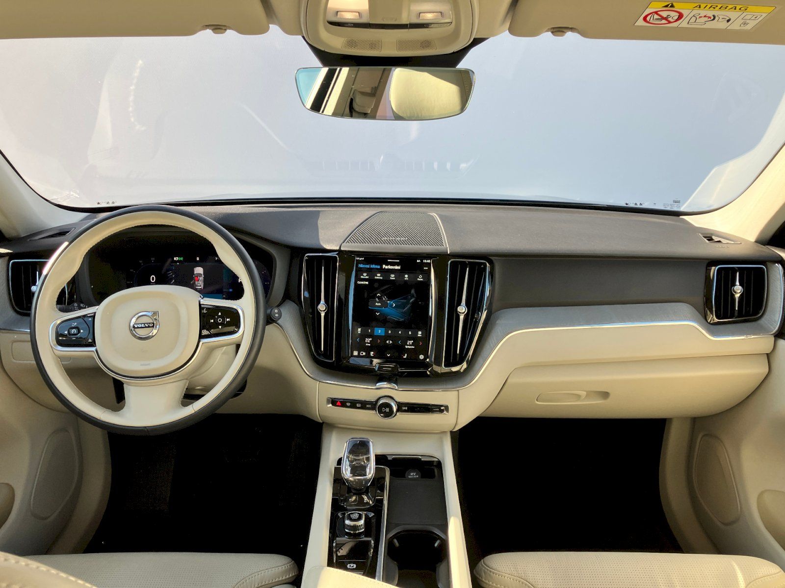 Volvo XC60, 2.0TDI / 145kW AUT Plus Dark - fotka 5