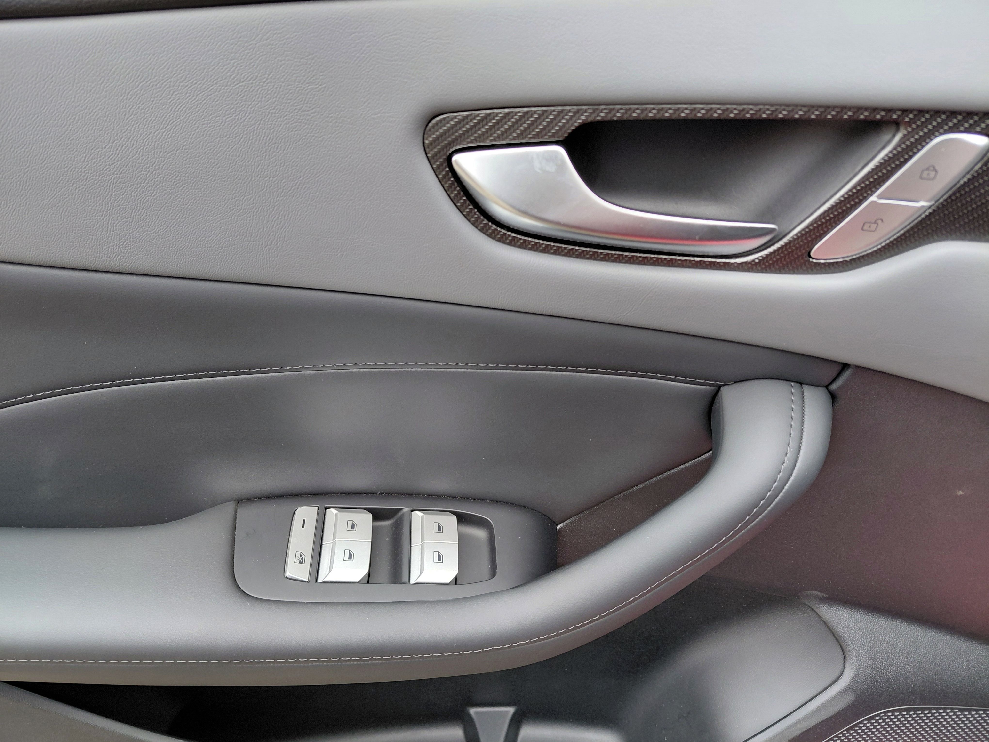 MG MGS5 EV, EXCLUSIVE 64 kWh 231PS - fotka 6