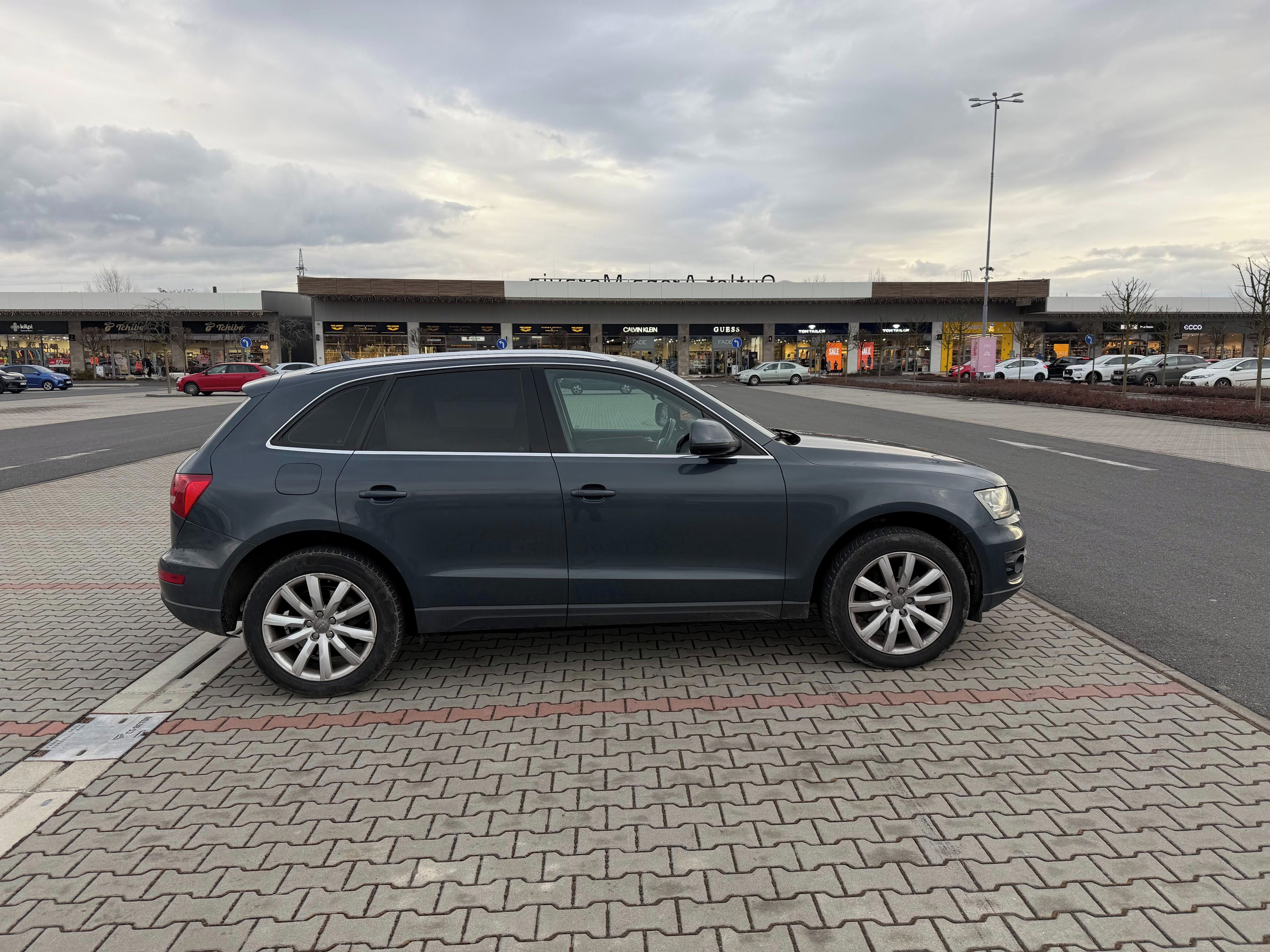 Audi Q5, 3.0 TDi kůže NAVI panorama TZ - fotka 2