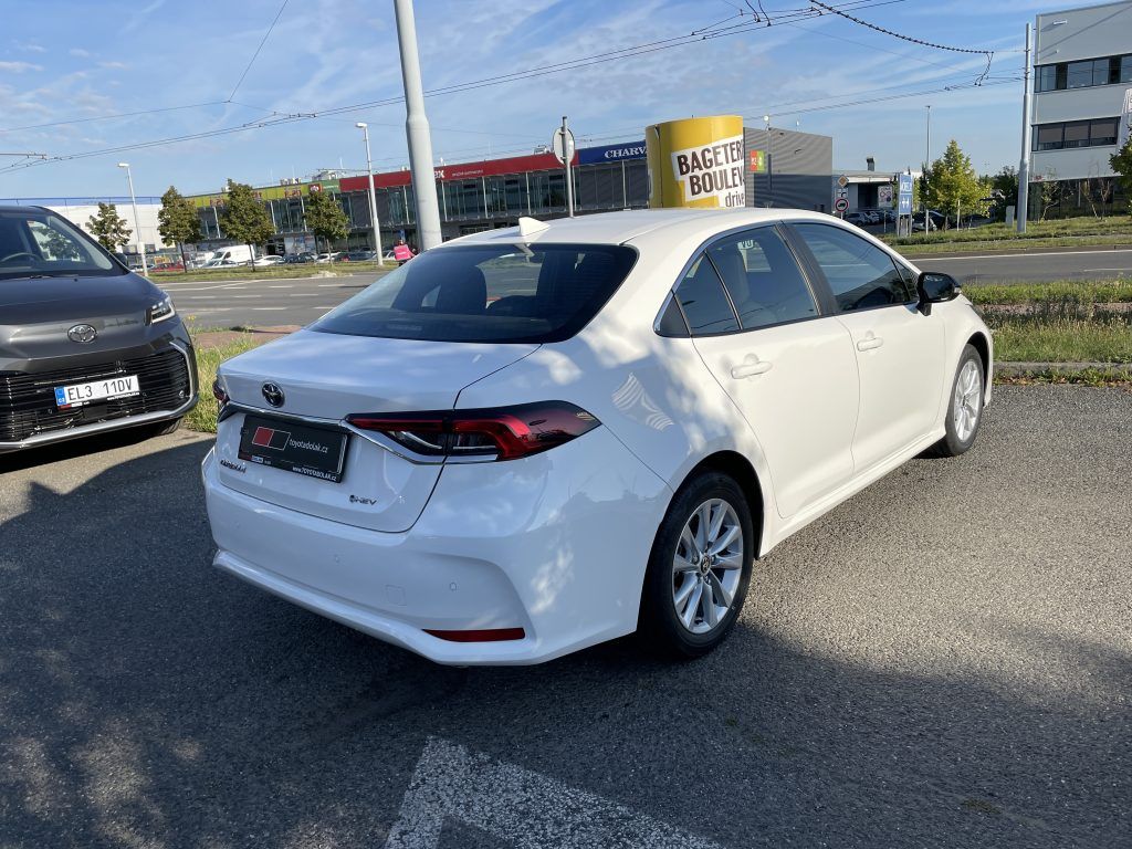 Toyota Corolla, SD 1.8 Hybrid ODBĚR 7/2026 - fotka 3
