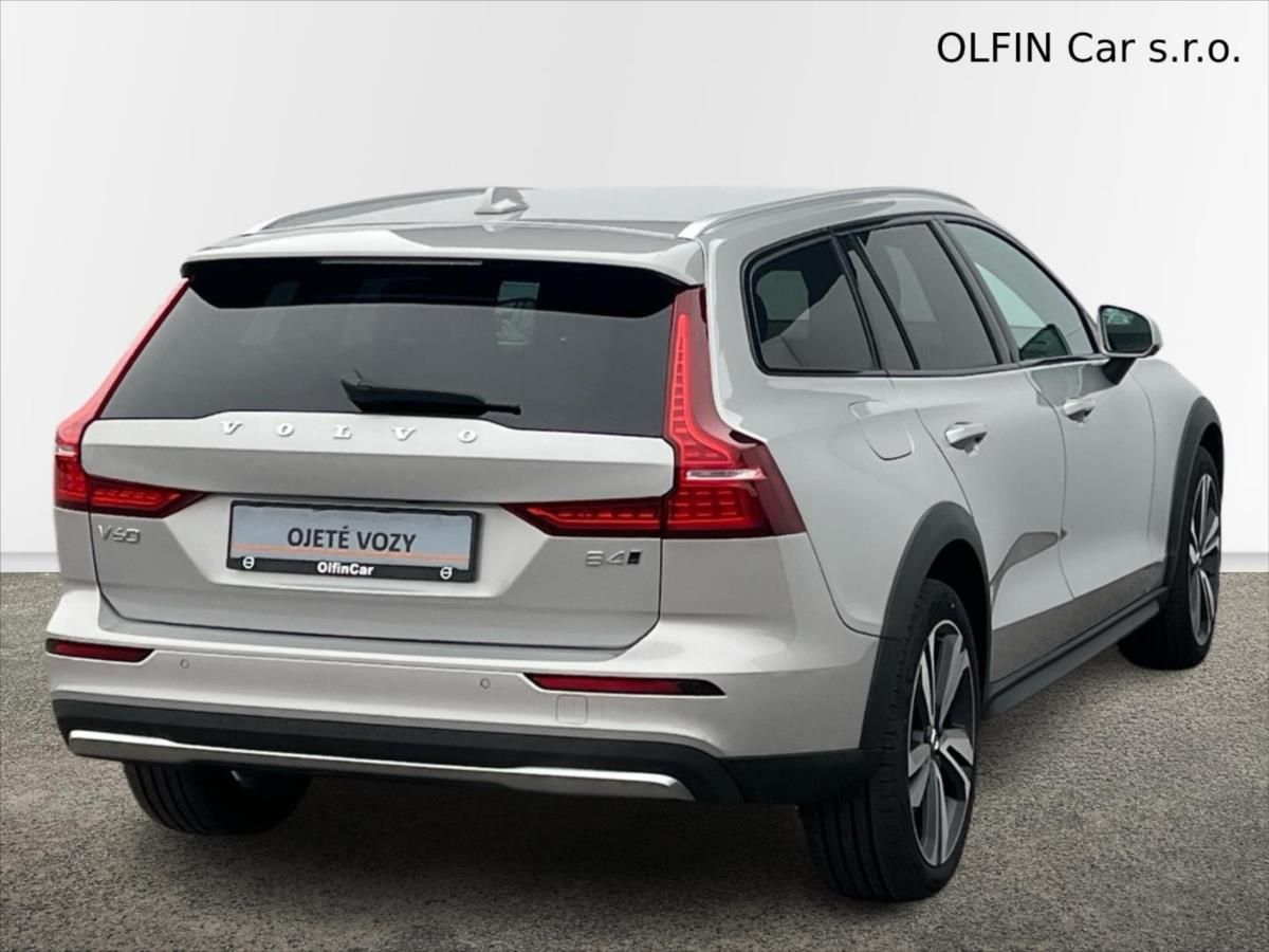 Volvo V60, 2,0 AWD CROSS COUNTRY PLUS  RE - fotka 2