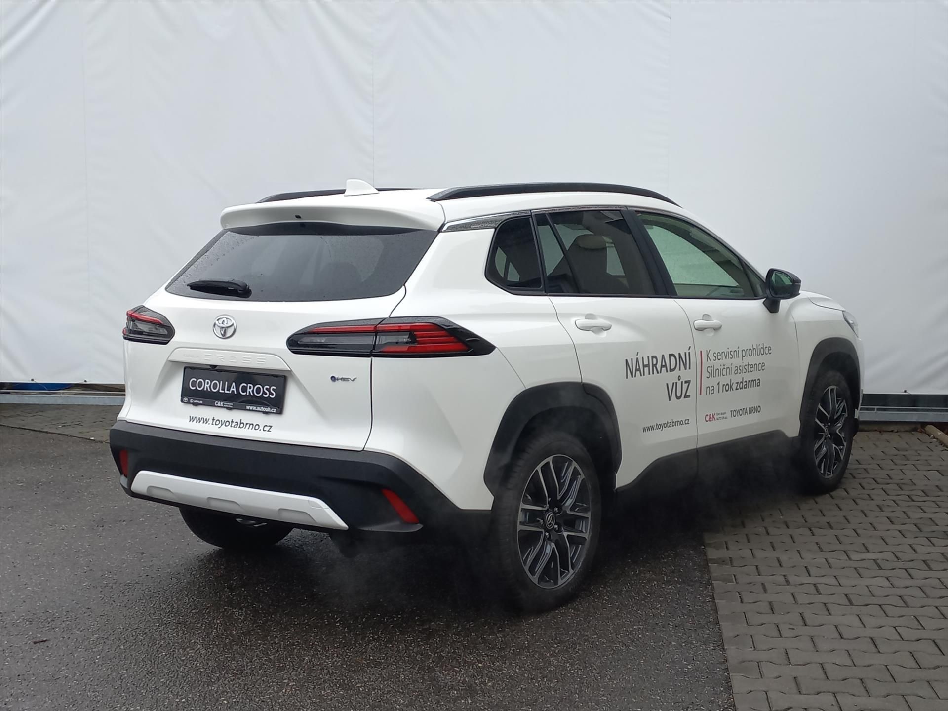 Toyota Corolla Cross, 1,8 Hybrid e-CVT 140k  Style - fotka 3