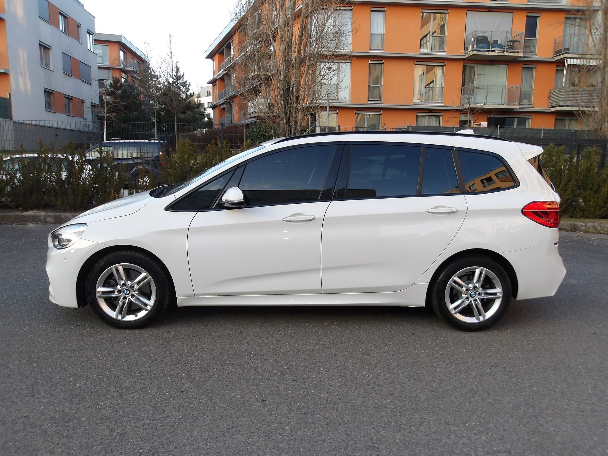 BMW Řada 2, 220i AUT.! 7MÍST Gran Tourer - fotka 3
