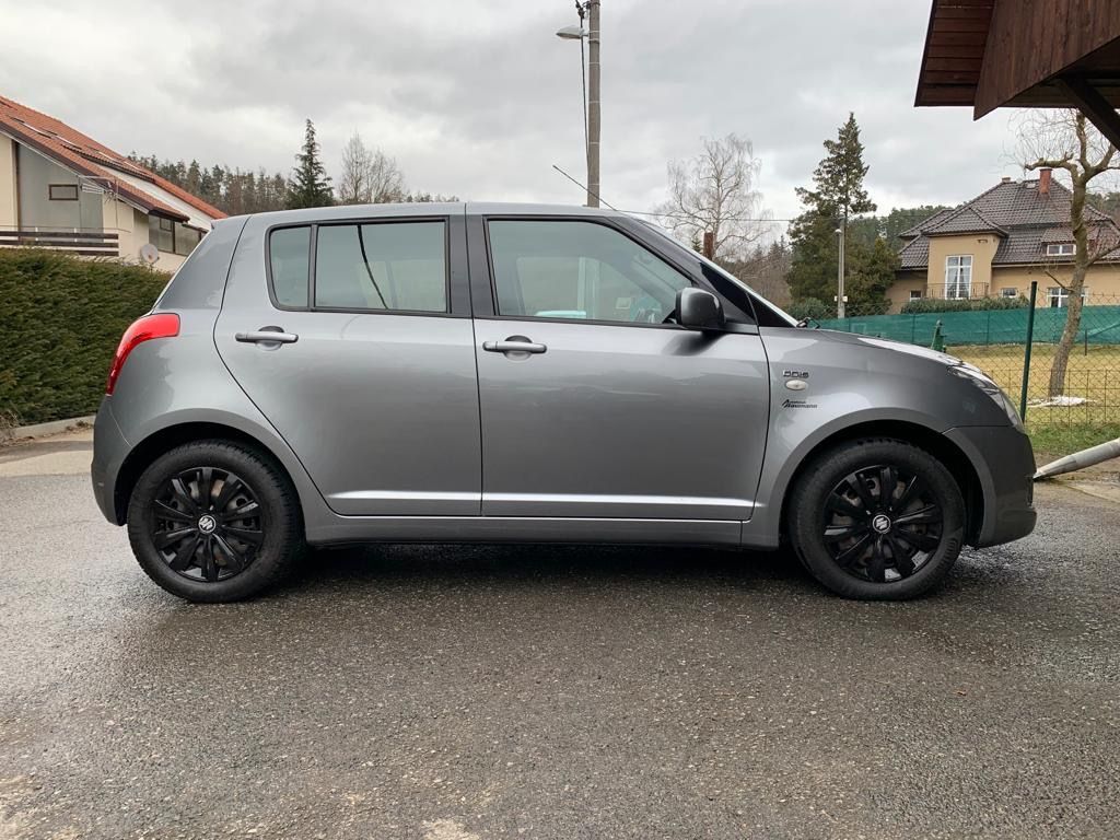 Suzuki Swift, 1.3 - fotka 3