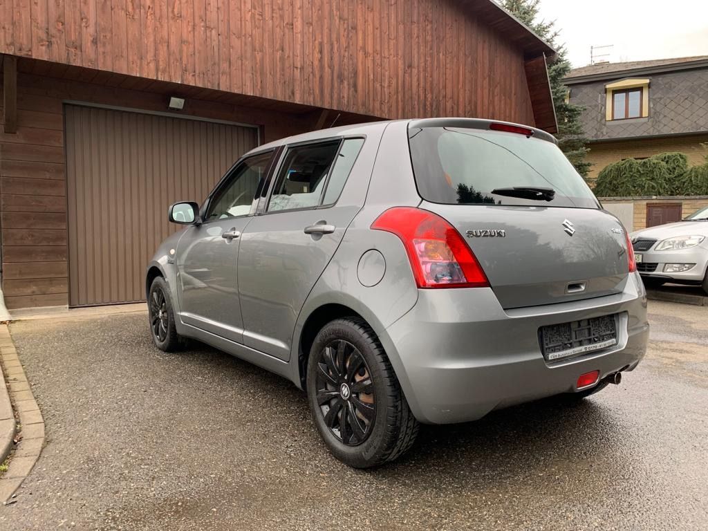 Suzuki Swift, 1.3 - fotka 5