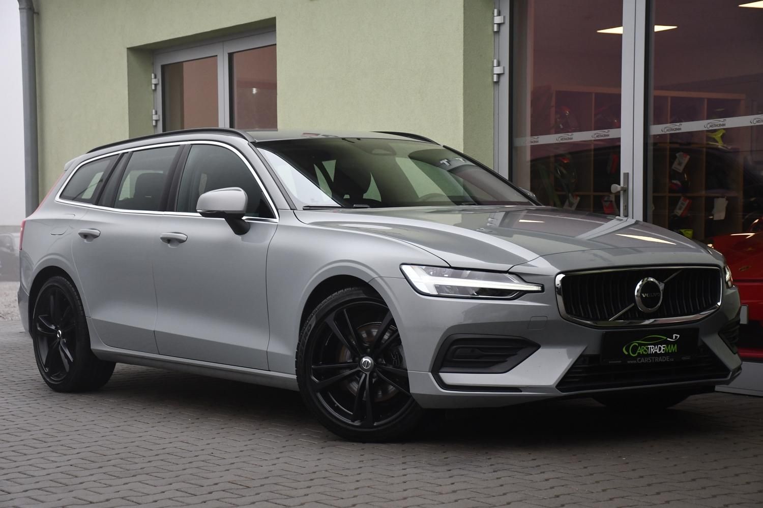 Volvo V60, 2.0B4 LED NAV TAŽNÉ - fotka 3