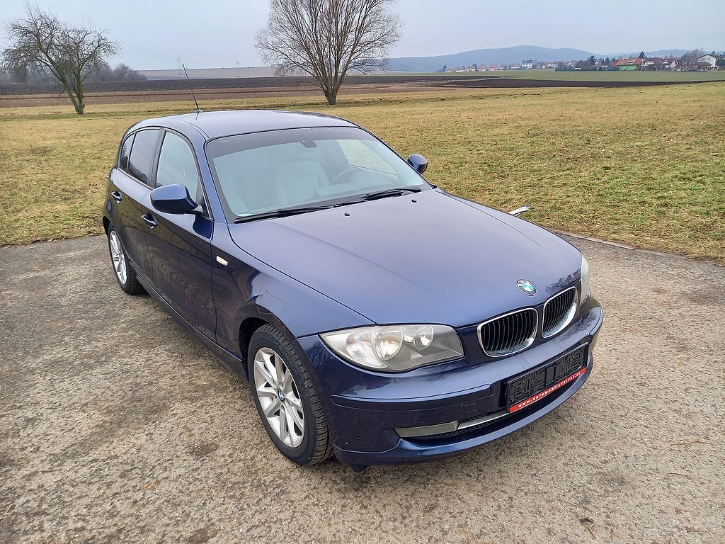 BMW Řada 1, 120d 130kw klima+alu.kola - fotka 2