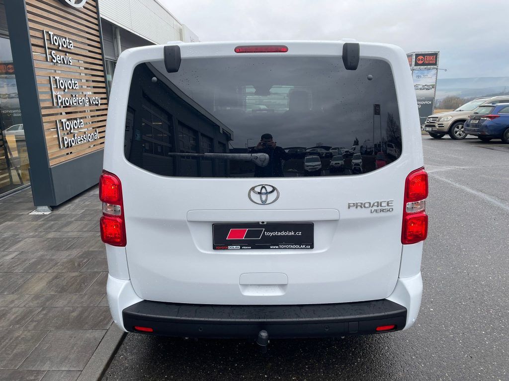 Toyota Proace Verso, 2.0L 177 - 8 AT AE Family 8S - fotka 6