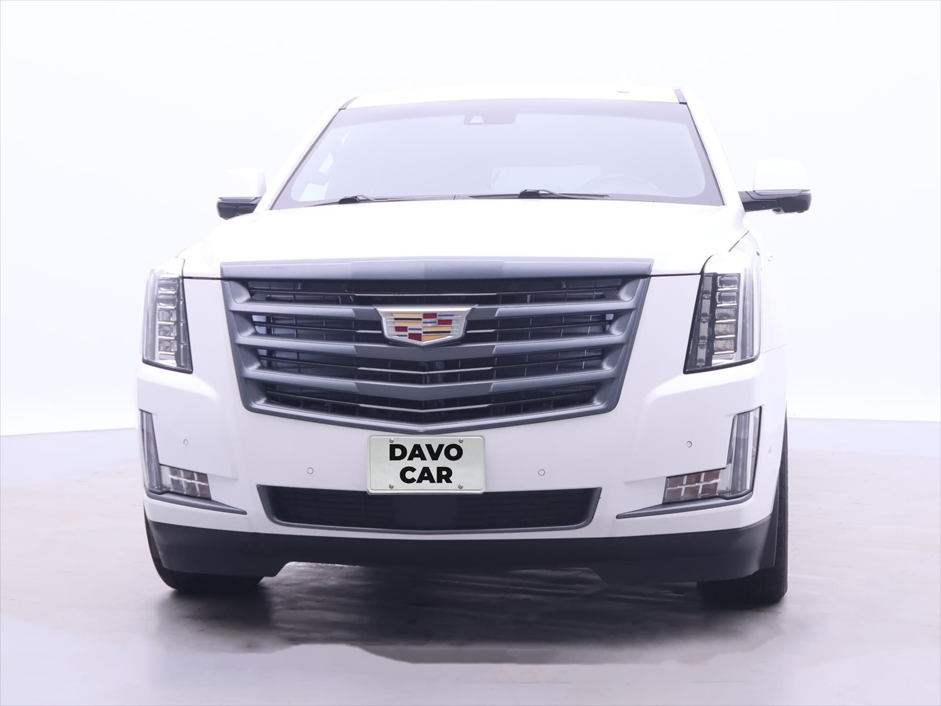 Cadillac Escalade, 6,2 L V8 313kW AWD Platinum - fotka 2