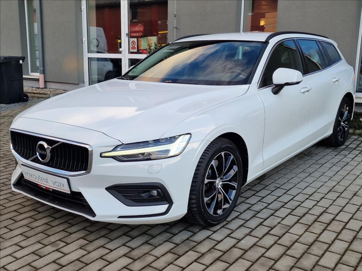 Volvo V60, B4 FWD Momentum Pro,ČR,1.Maj. - fotka 5