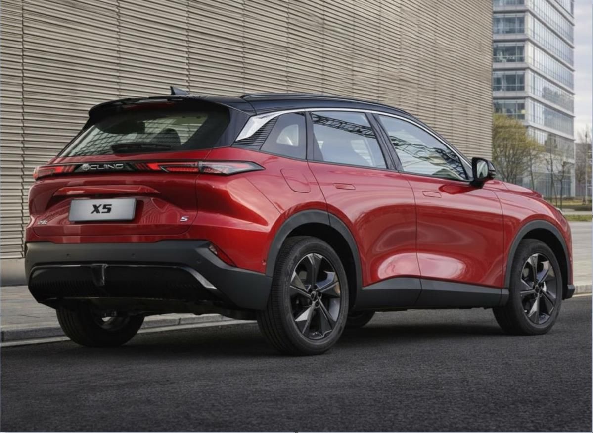 BAIC X5, 1,5 4x2  1.5T+7DCT - fotka 2