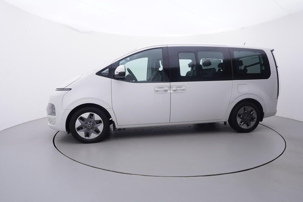 Hyundai Staria, 2.2 CRDi 130 kW - fotka 2