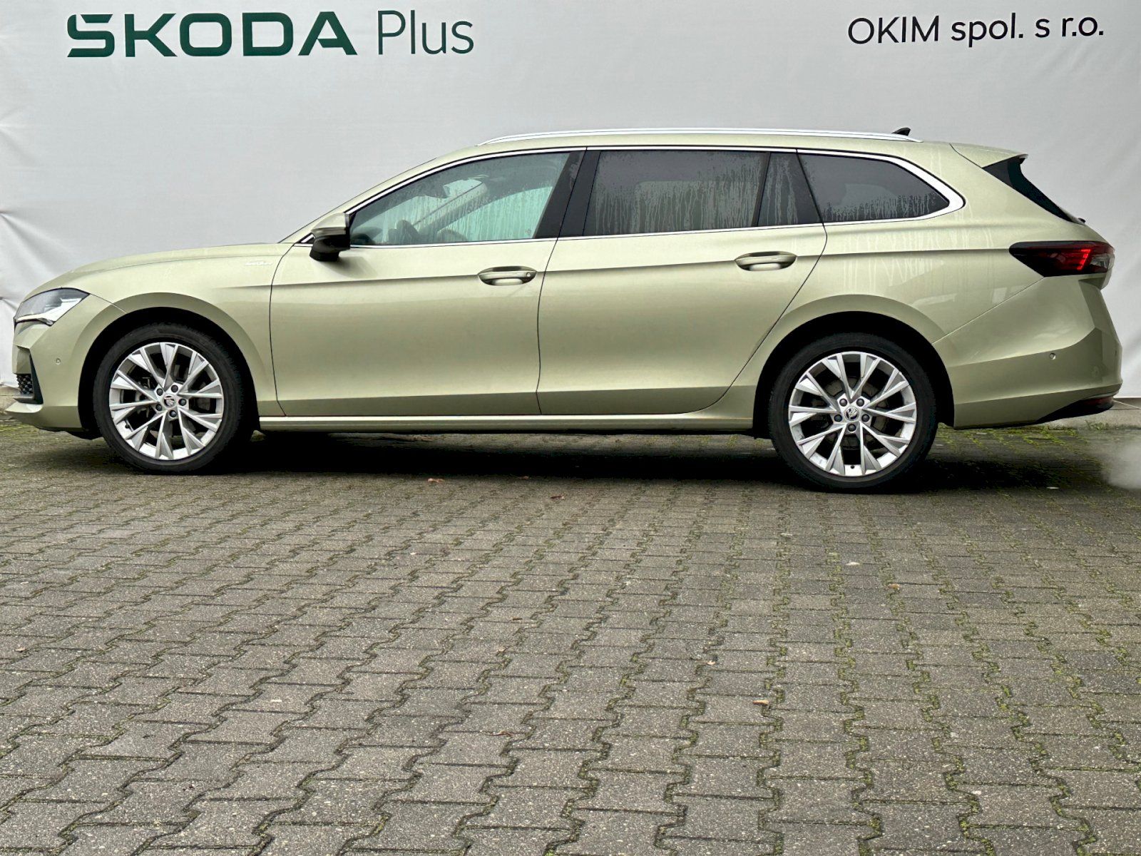 Škoda Superb, 2.0 TDI 110kW L&K Combi DSG - fotka 3