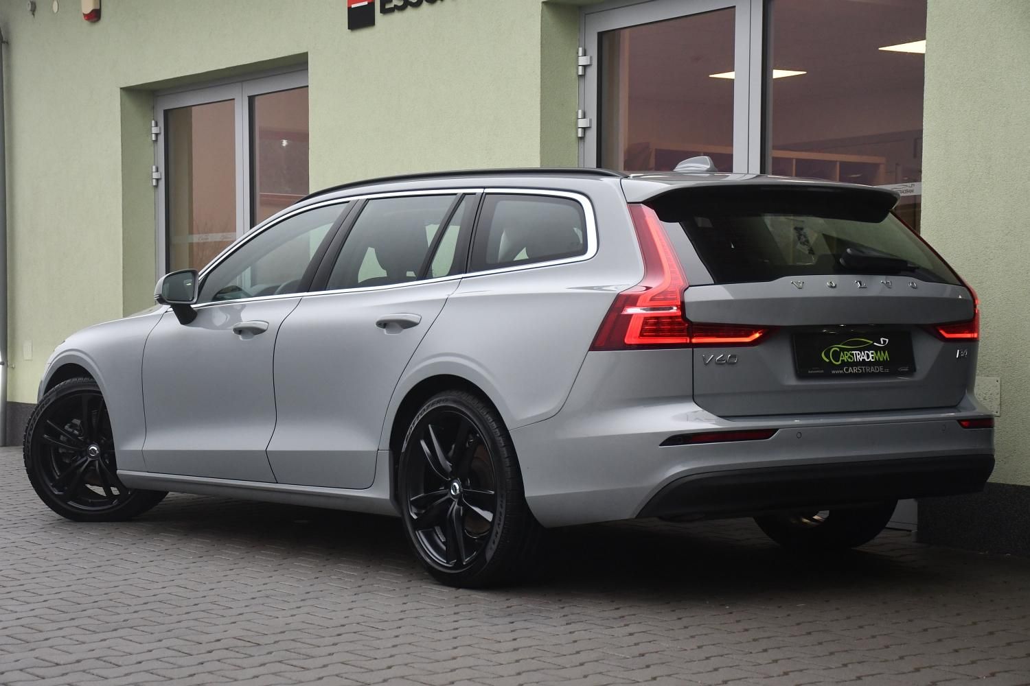 Volvo V60, 2.0B4 LED NAV TAŽNÉ - fotka 4