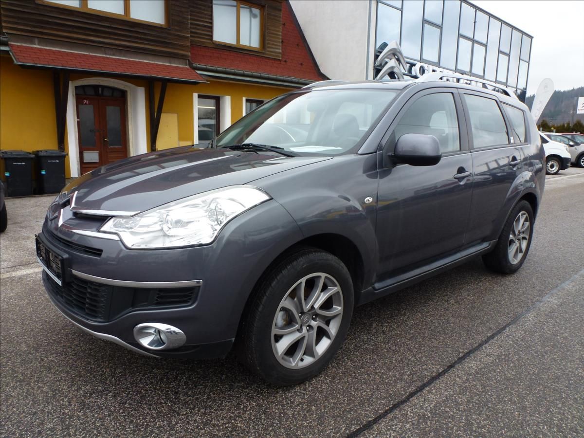 Citroën C-Crosser, 2,2 HDi SX 7míst 4x4 - fotka 2