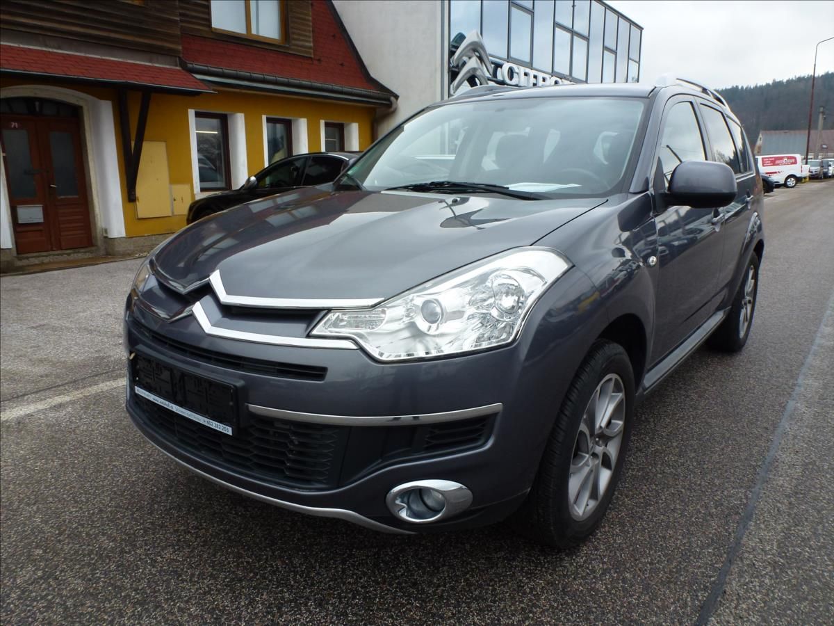 Citroën C-Crosser, 2,2 HDi SX 7míst 4x4 - fotka 3