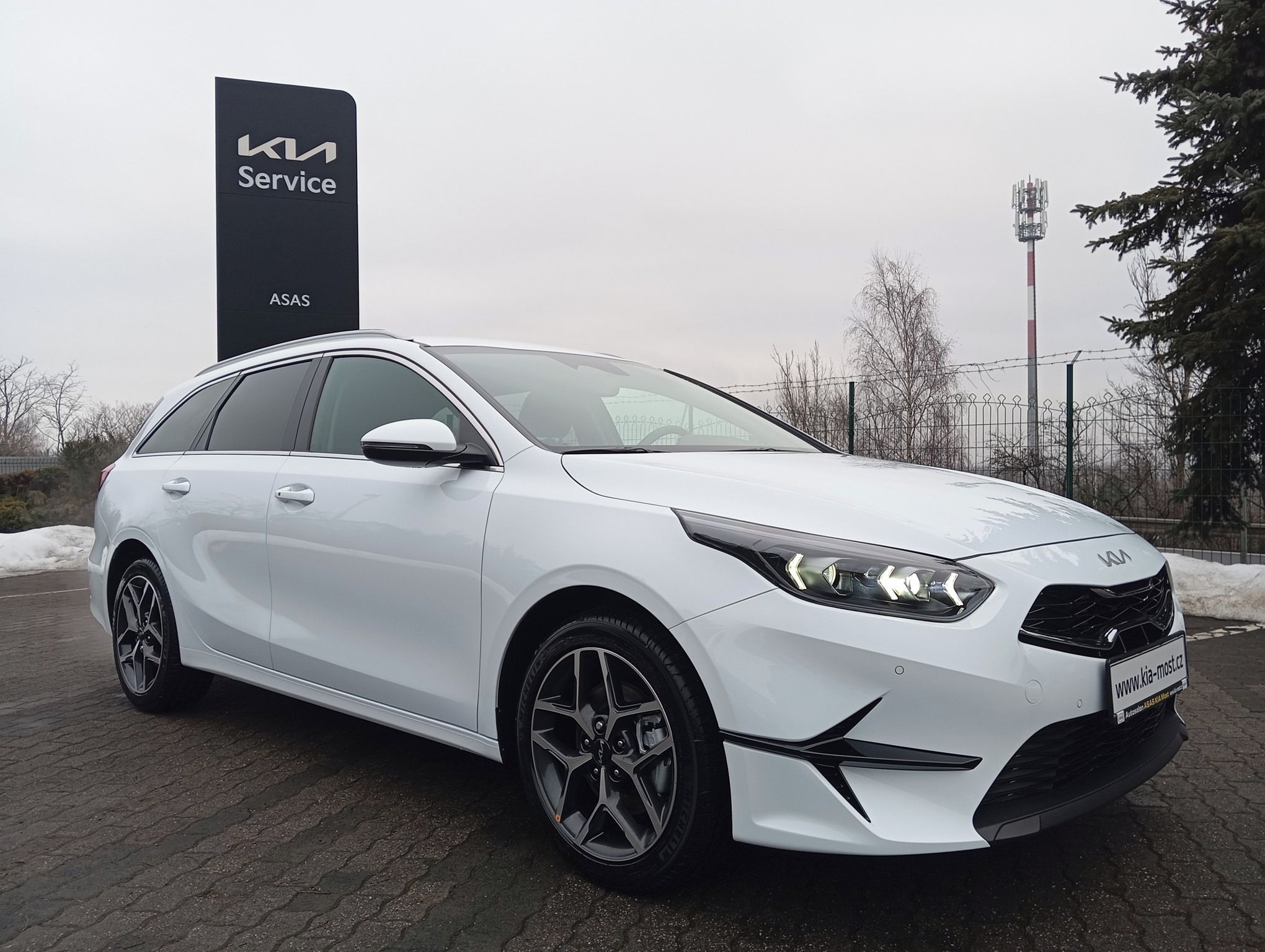 Kia Cee´d SW, 1.5 T-GDi 7DCT TOP + Business