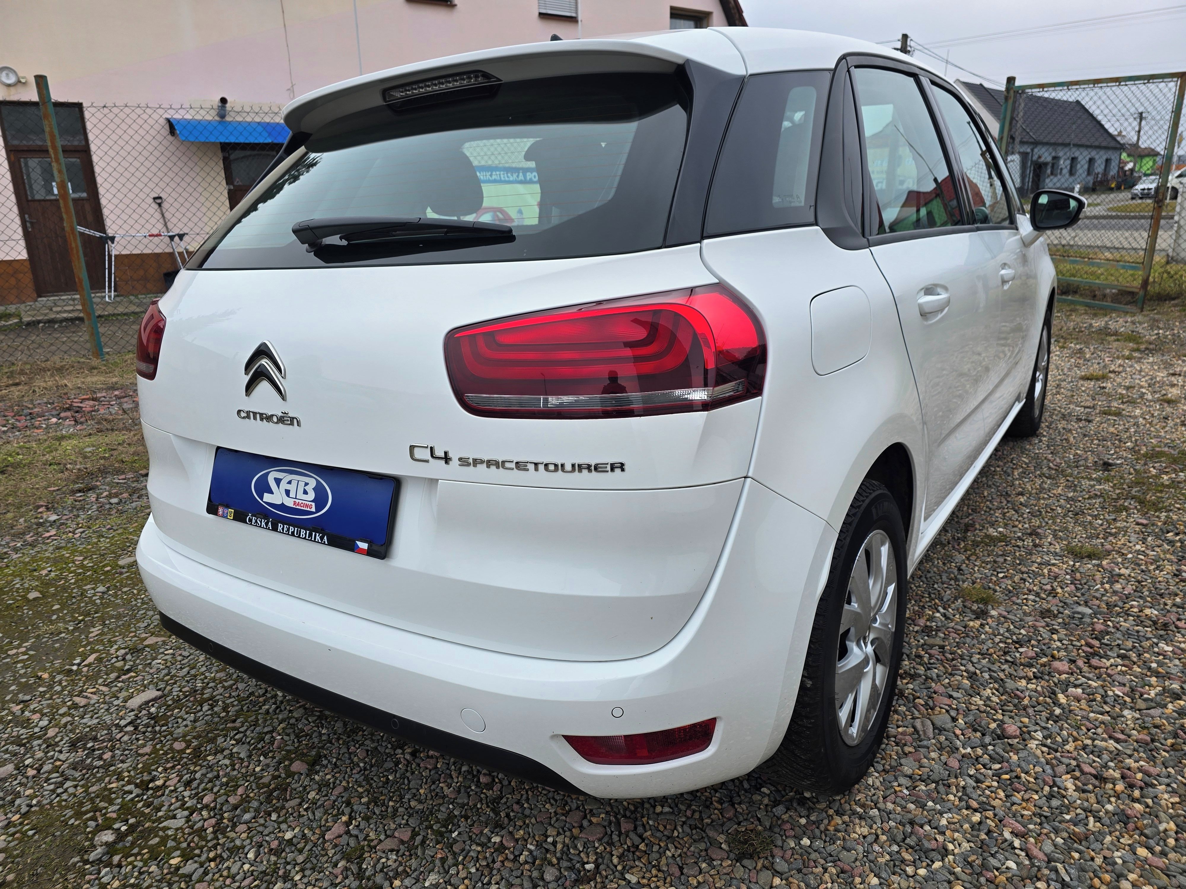 Citroën C4 SpaceTourer, 1,2i 130 S&S  AT 8°zálohováno - fotka 6