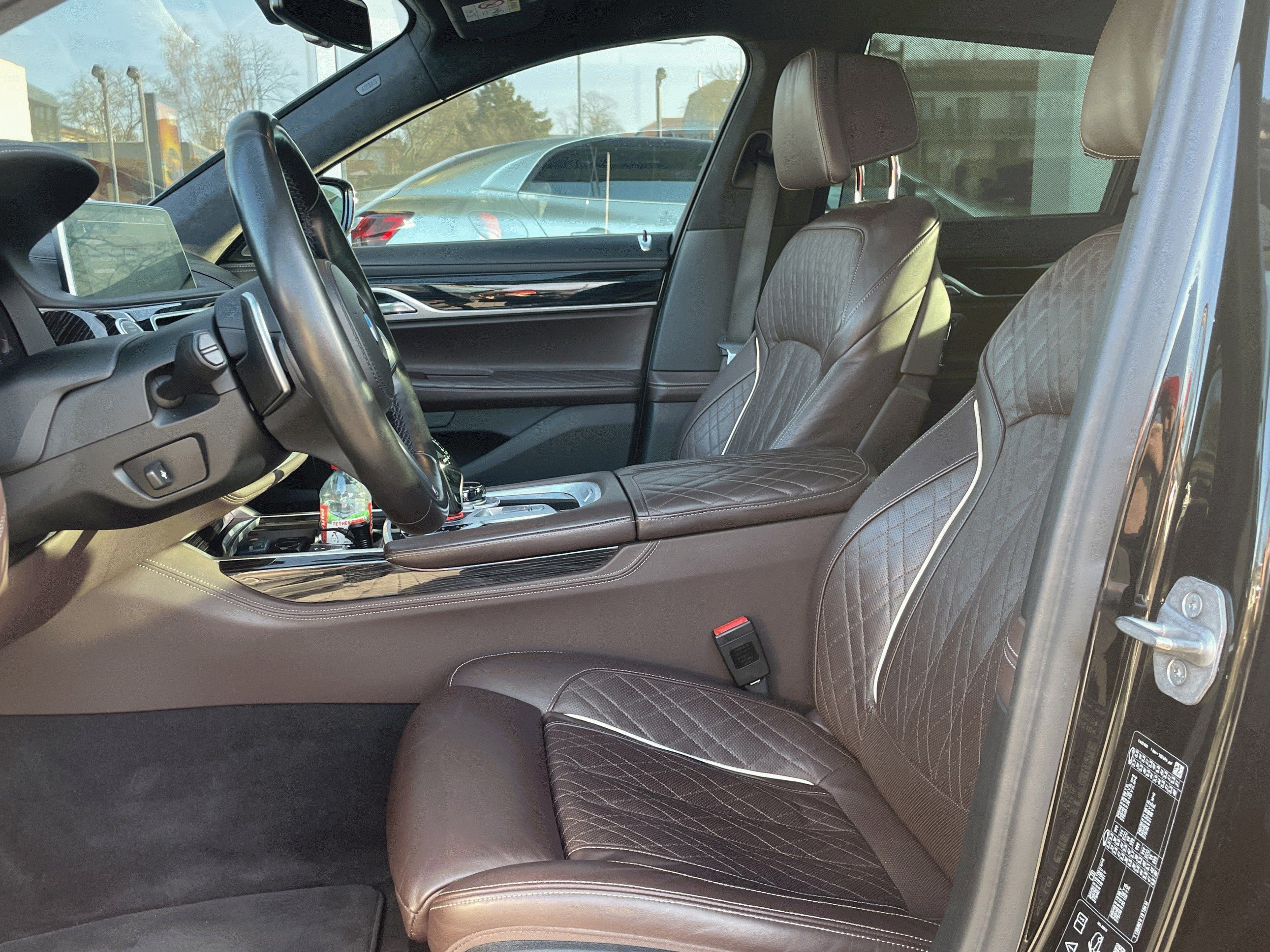 BMW Řada 7, 740d xDrive 250 kW - fotka 5