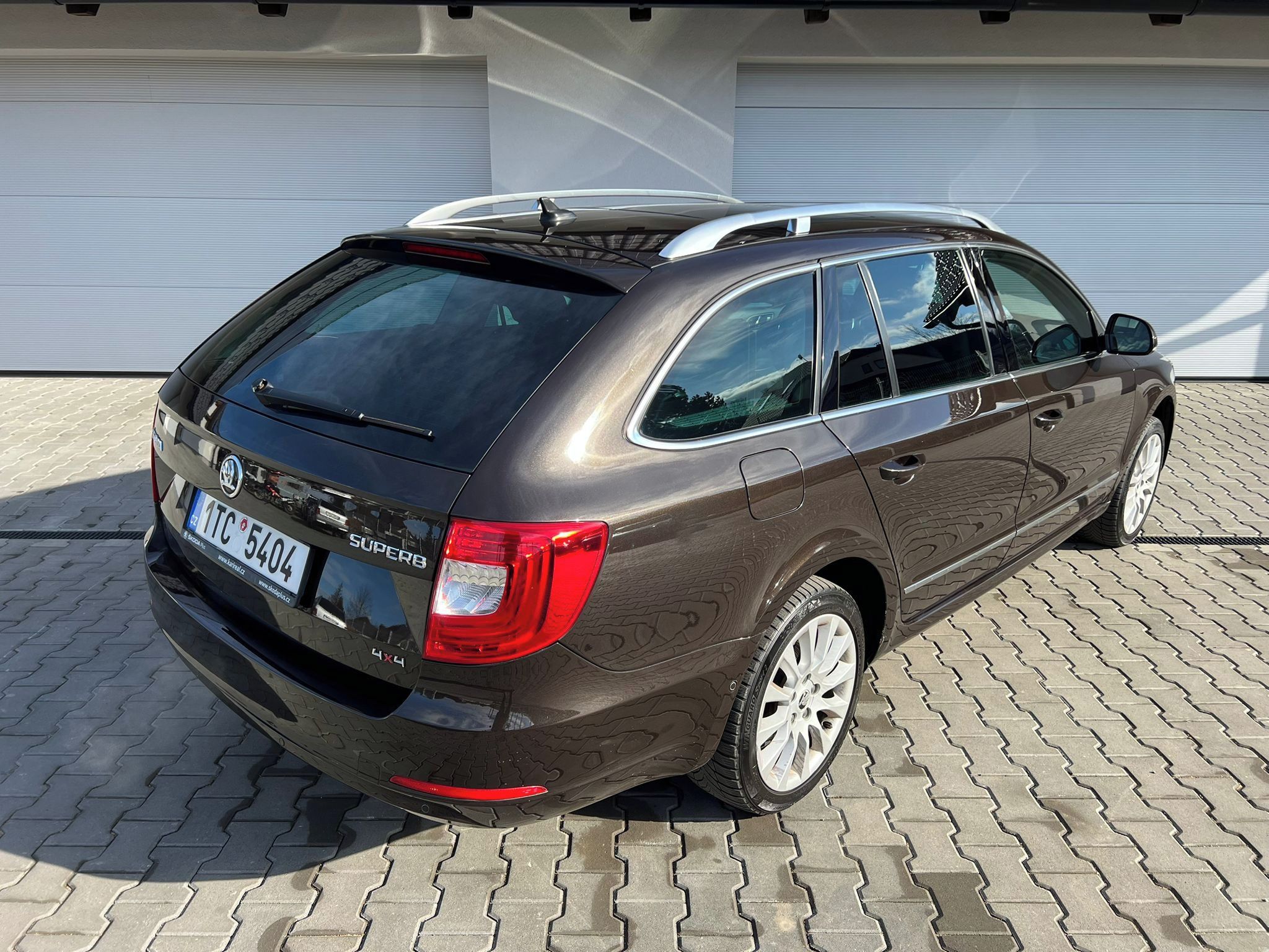 Škoda Superb, 2.0 TDI 125 kW DSG 4x4, tažné - fotka 6