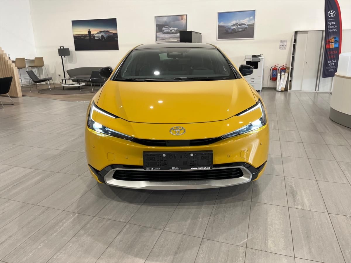 Toyota Prius, 2.0 Plug-in hybrid 223 koní  E - fotka 3