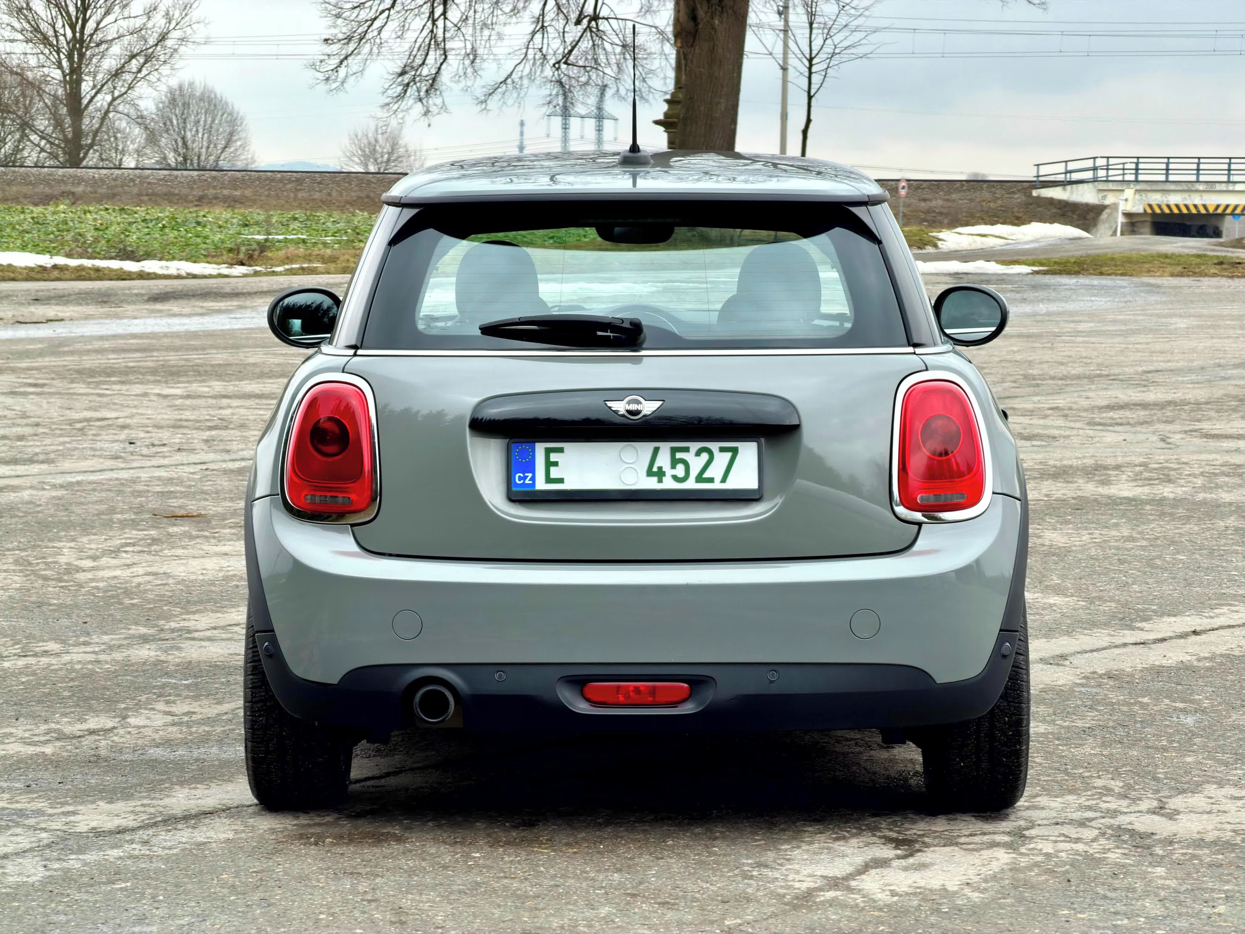 Mini Cooper, 1,5T 100kw, serviska, TOP - fotka 5