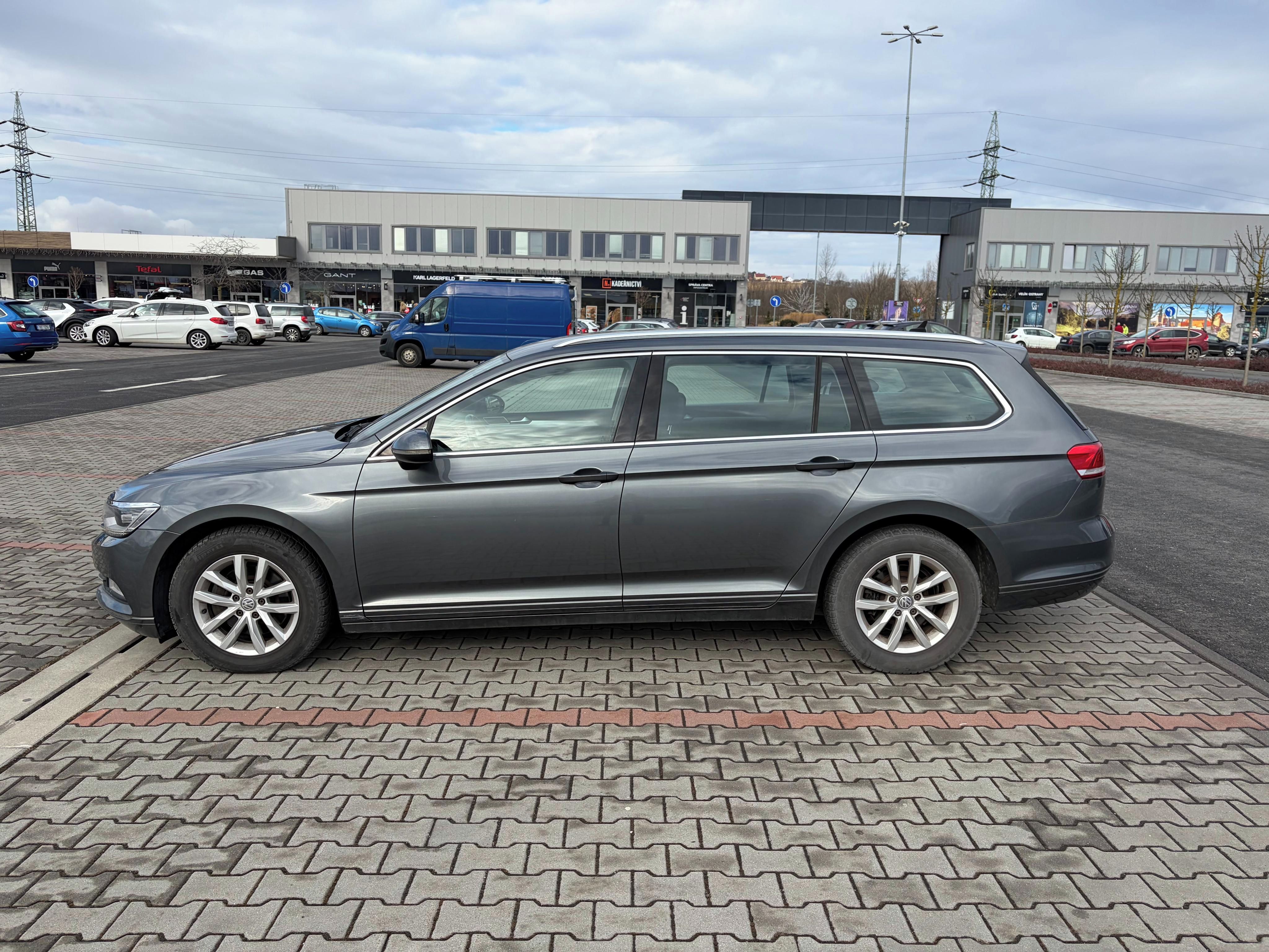 Volkswagen Passat, B8 2.0 TDi 110kw, DSG, NAVI - fotka 6