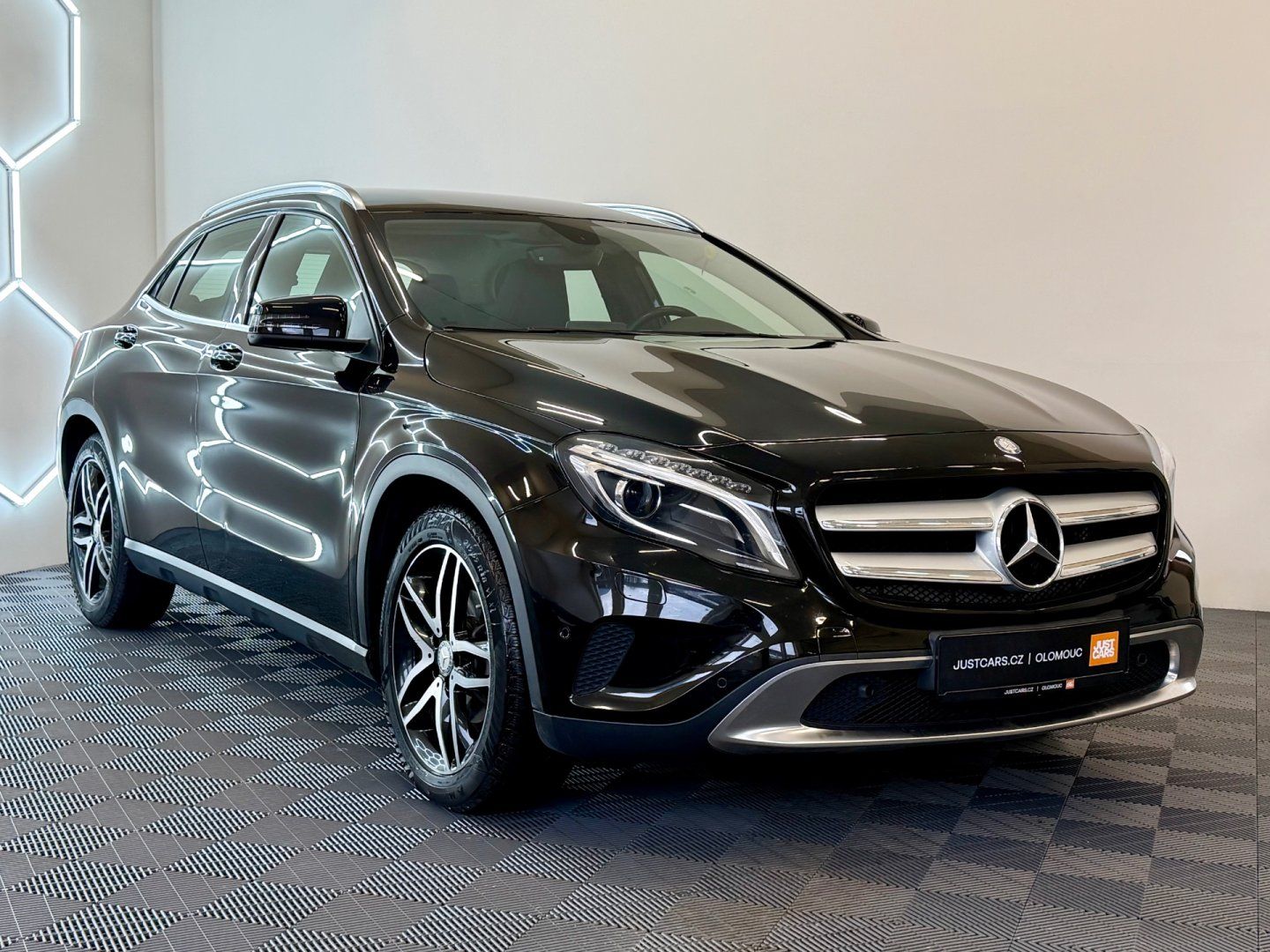 Mercedes-Benz GLA, 200d, 100kW, 4x4, ČR - fotka 3