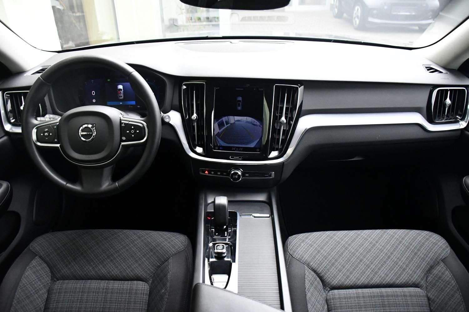 Volvo V60, 2.0B4 LED NAV TAŽNÉ - fotka 6
