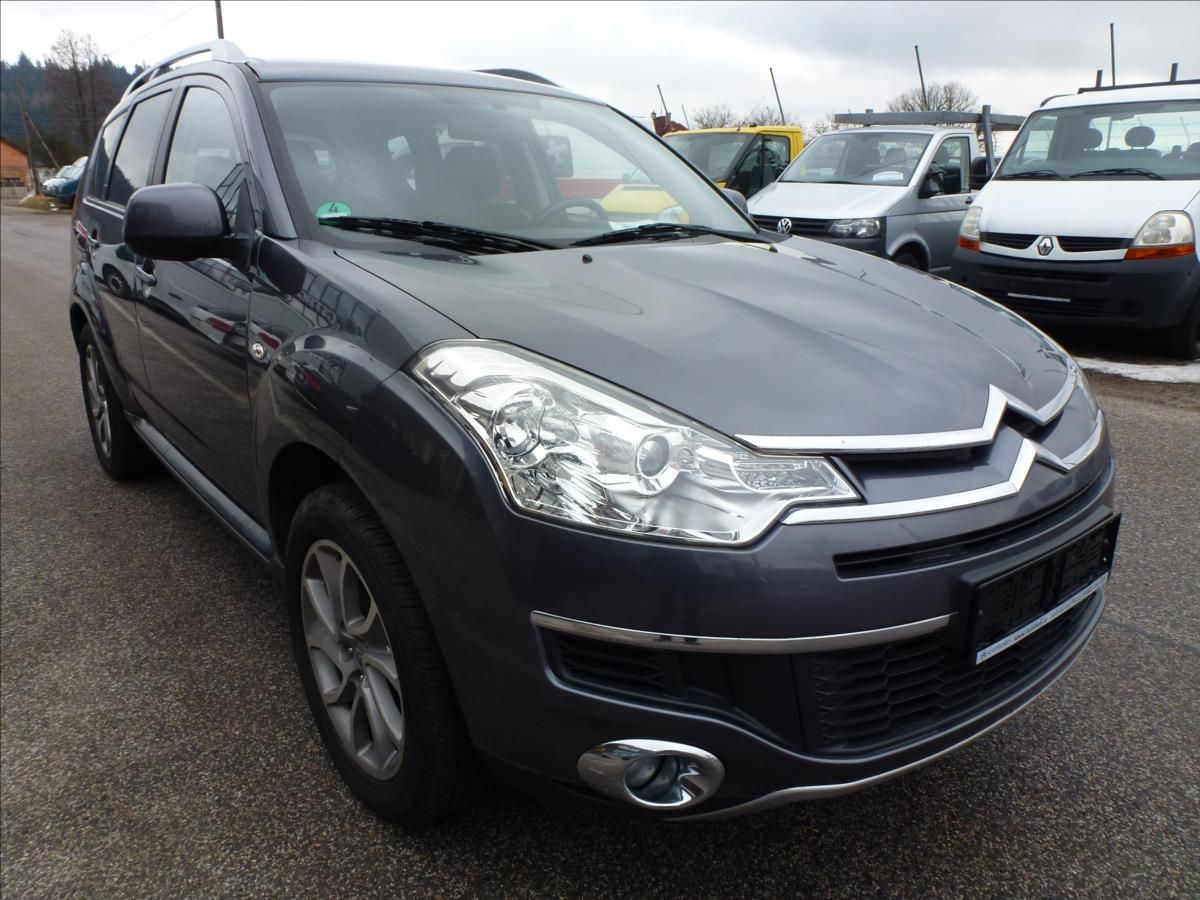 Citroën C-Crosser, 2,2 HDi SX 7míst 4x4 - fotka 5