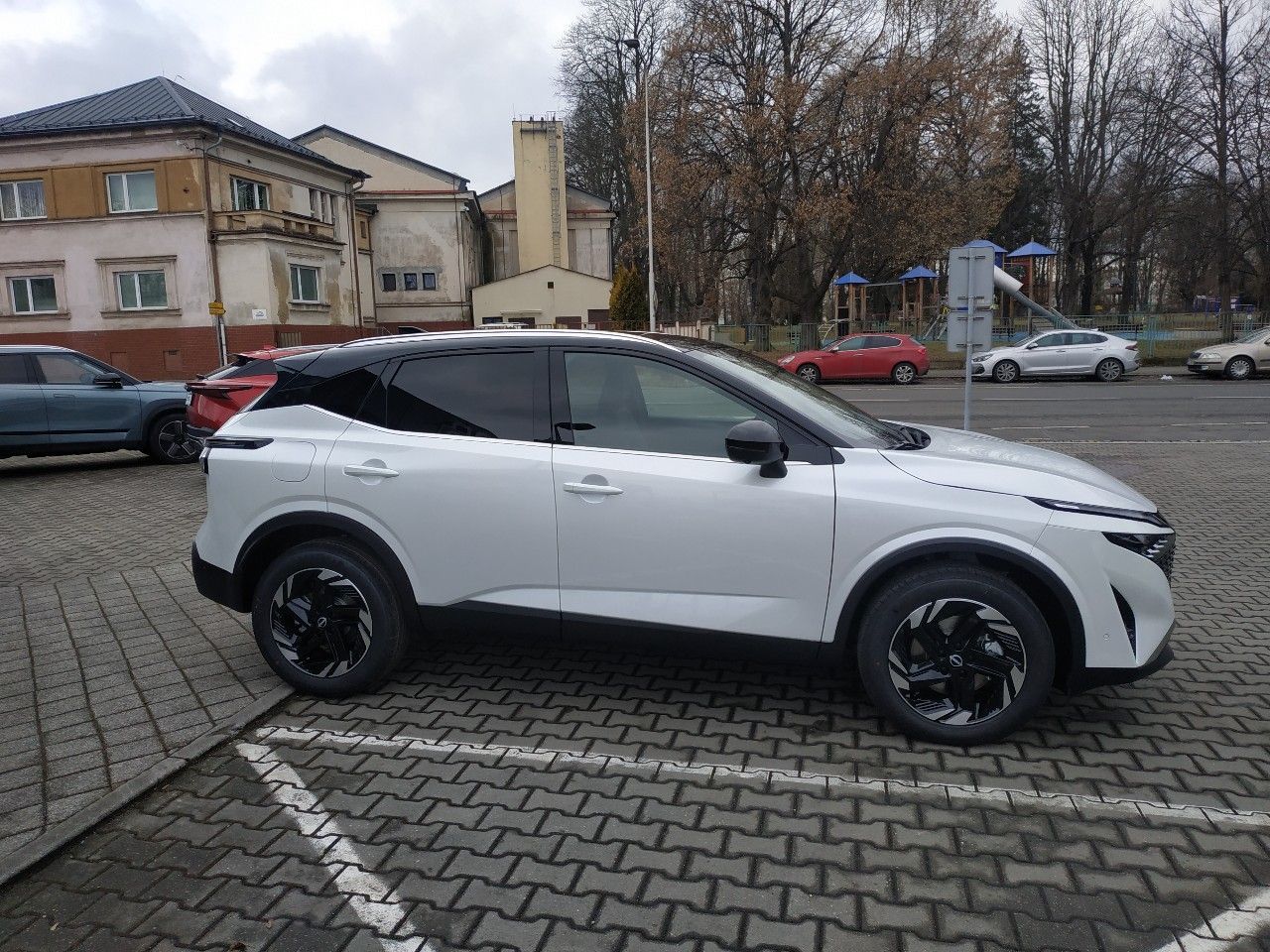 Nissan Qashqai, E-POWER AT, 2WD, SKLADEM - fotka 4