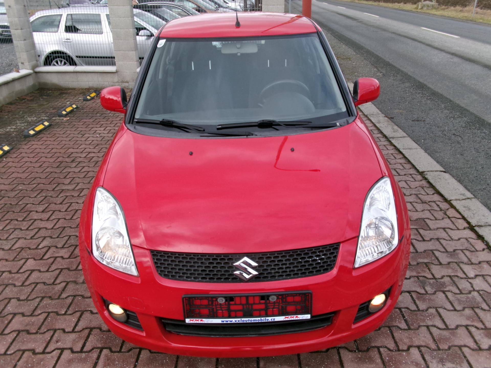 Suzuki Swift, 1,3 GL KLIMA 8x AIRBG - fotka 4