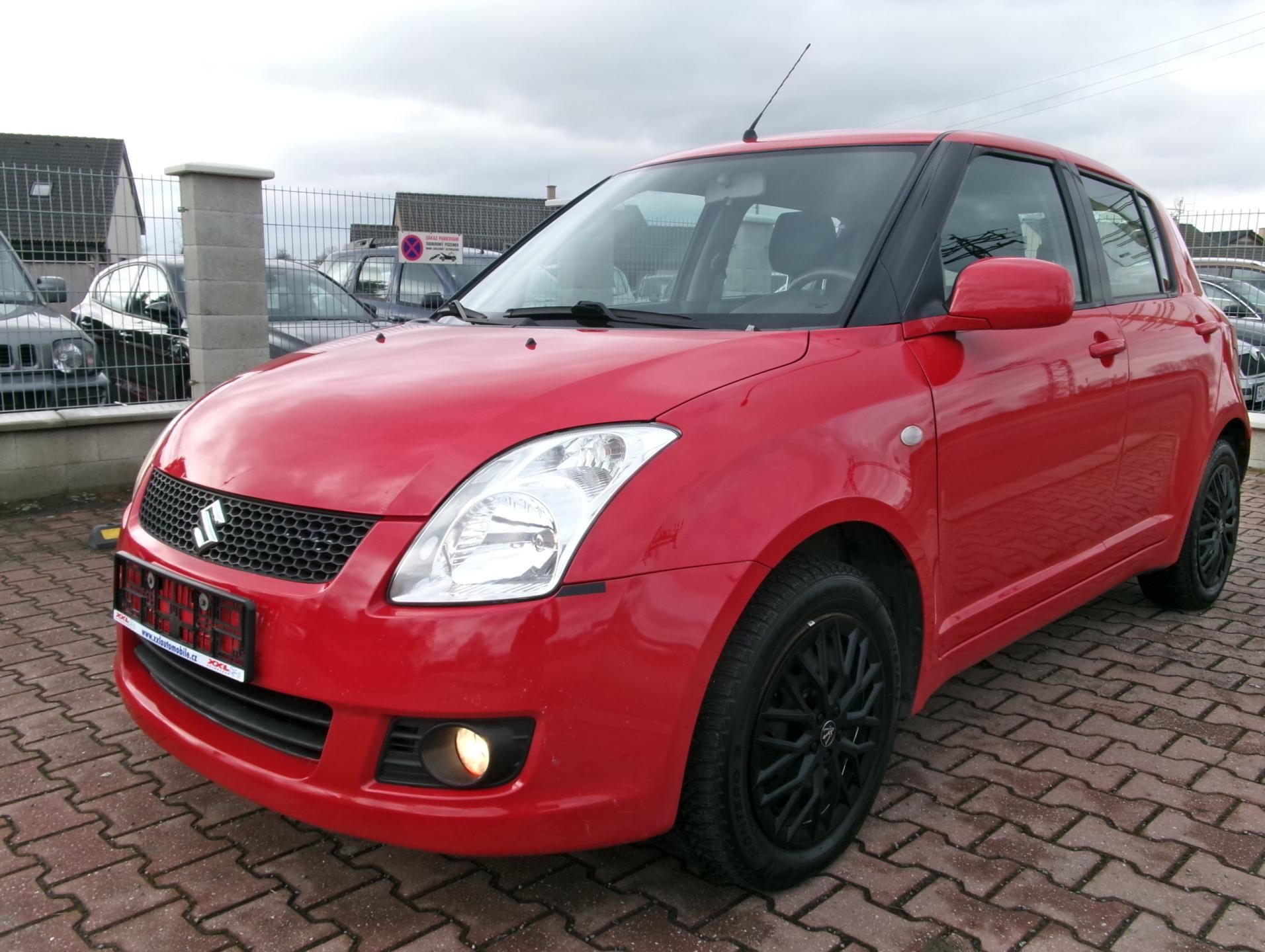 Suzuki Swift, 1,3 GL KLIMA 8x AIRBG - fotka 2