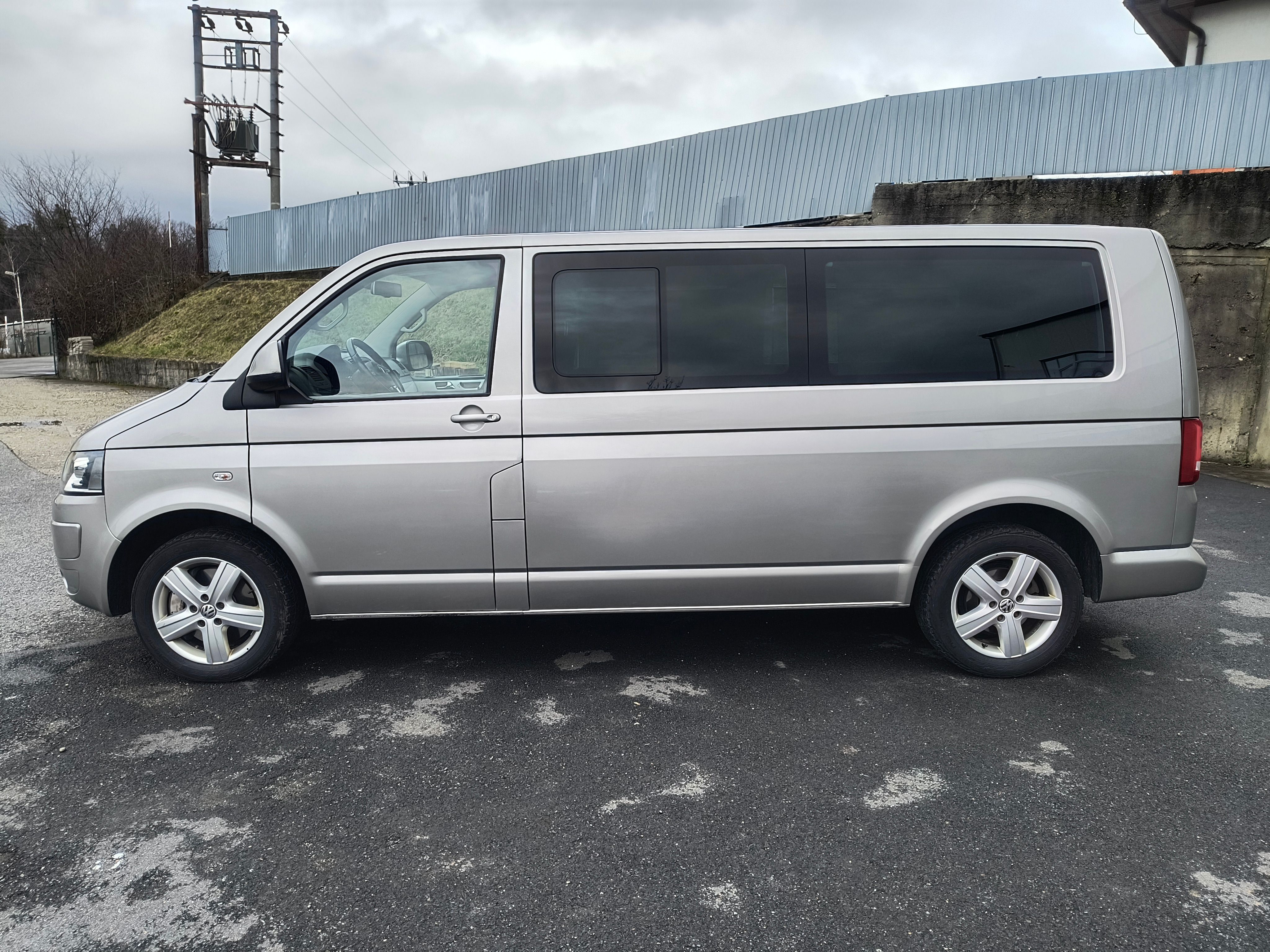 Volkswagen Multivan, 2.0 BITDI 132KW DSG 4M LONG - fotka 4