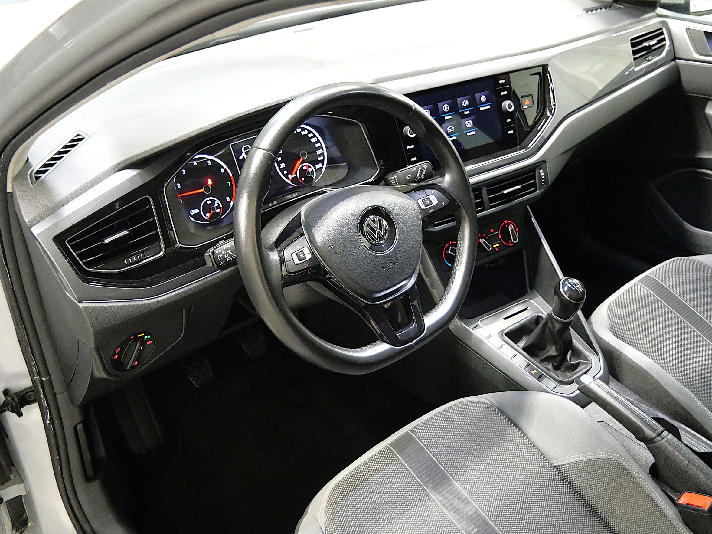 Volkswagen Polo, 1.0 TSI 85 kW Highline - fotka 5