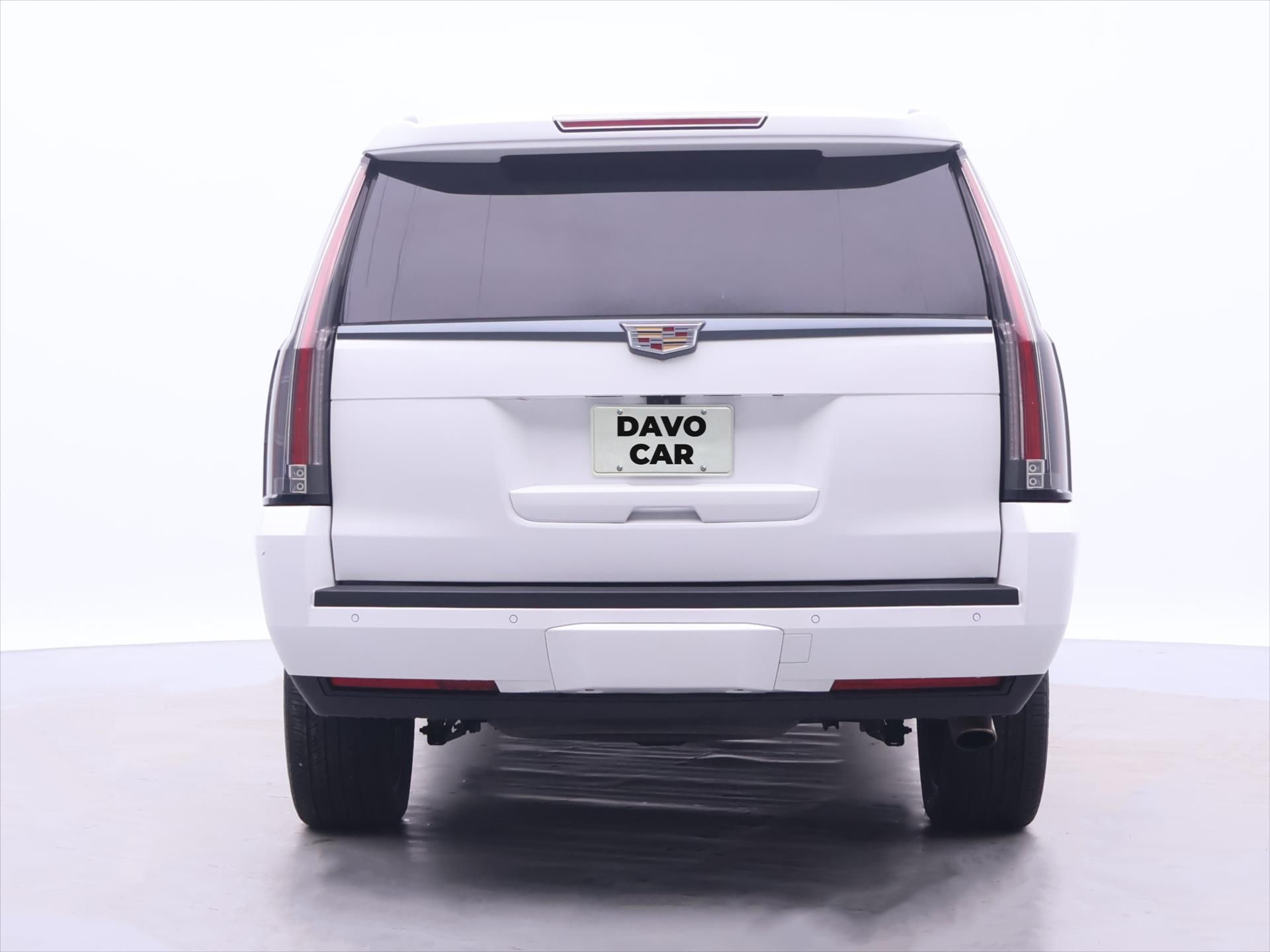 Cadillac Escalade, 6,2 L V8 313kW AWD Platinum - fotka 6