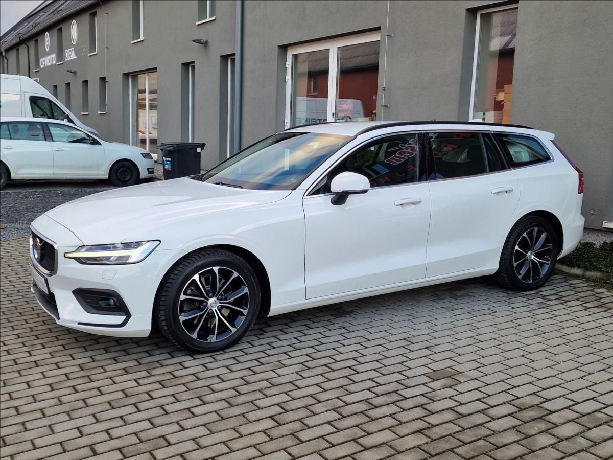 Volvo V60, B4 FWD Momentum Pro,ČR,1.Maj. - fotka 6