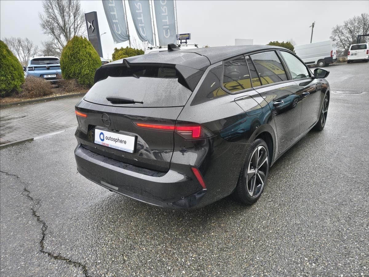 Opel Astra, 1,2   GS line 130K - fotka 3